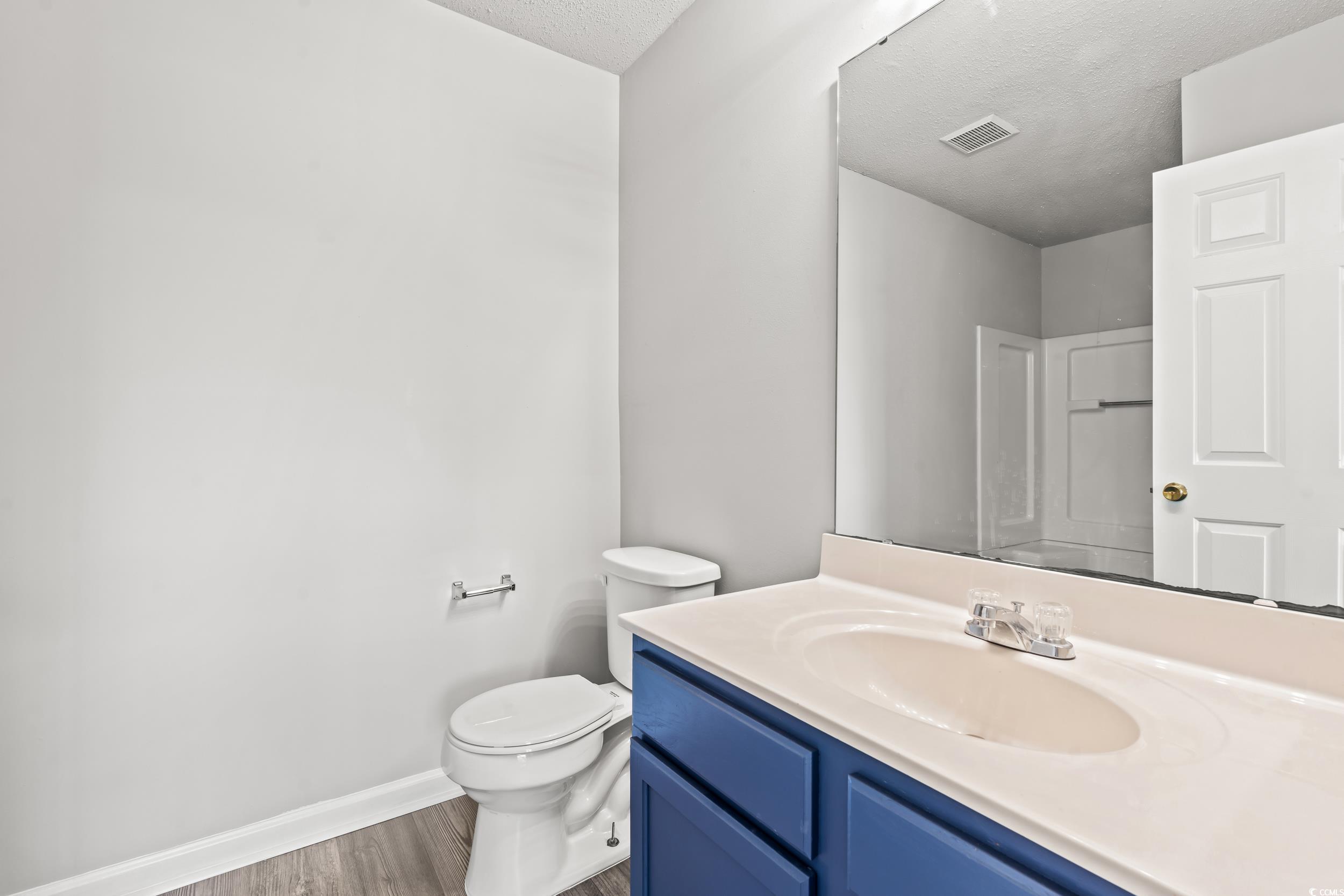 4273 Villas Dr. Property Photo 8