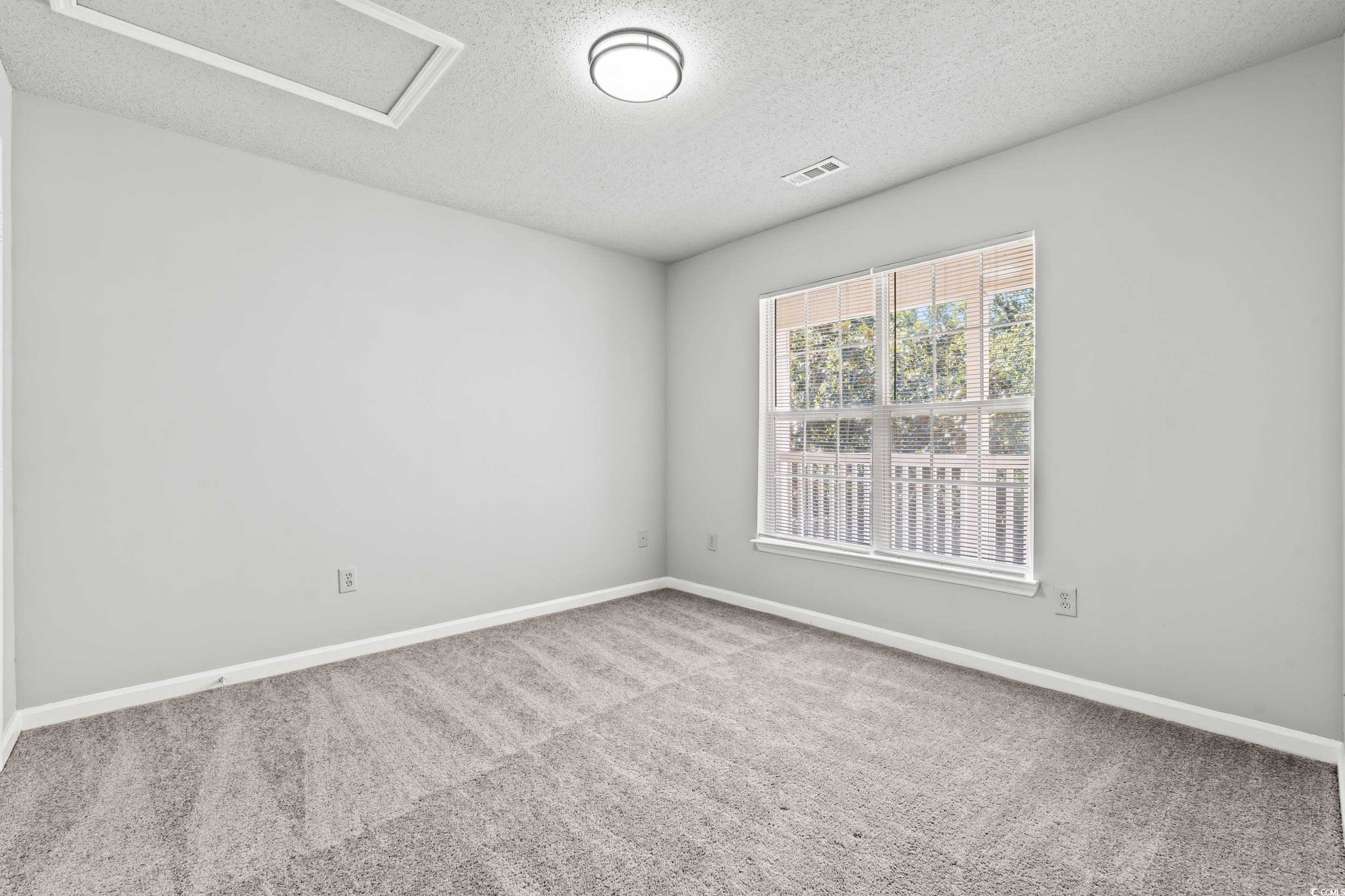 4273 Villas Dr. Property Photo 10