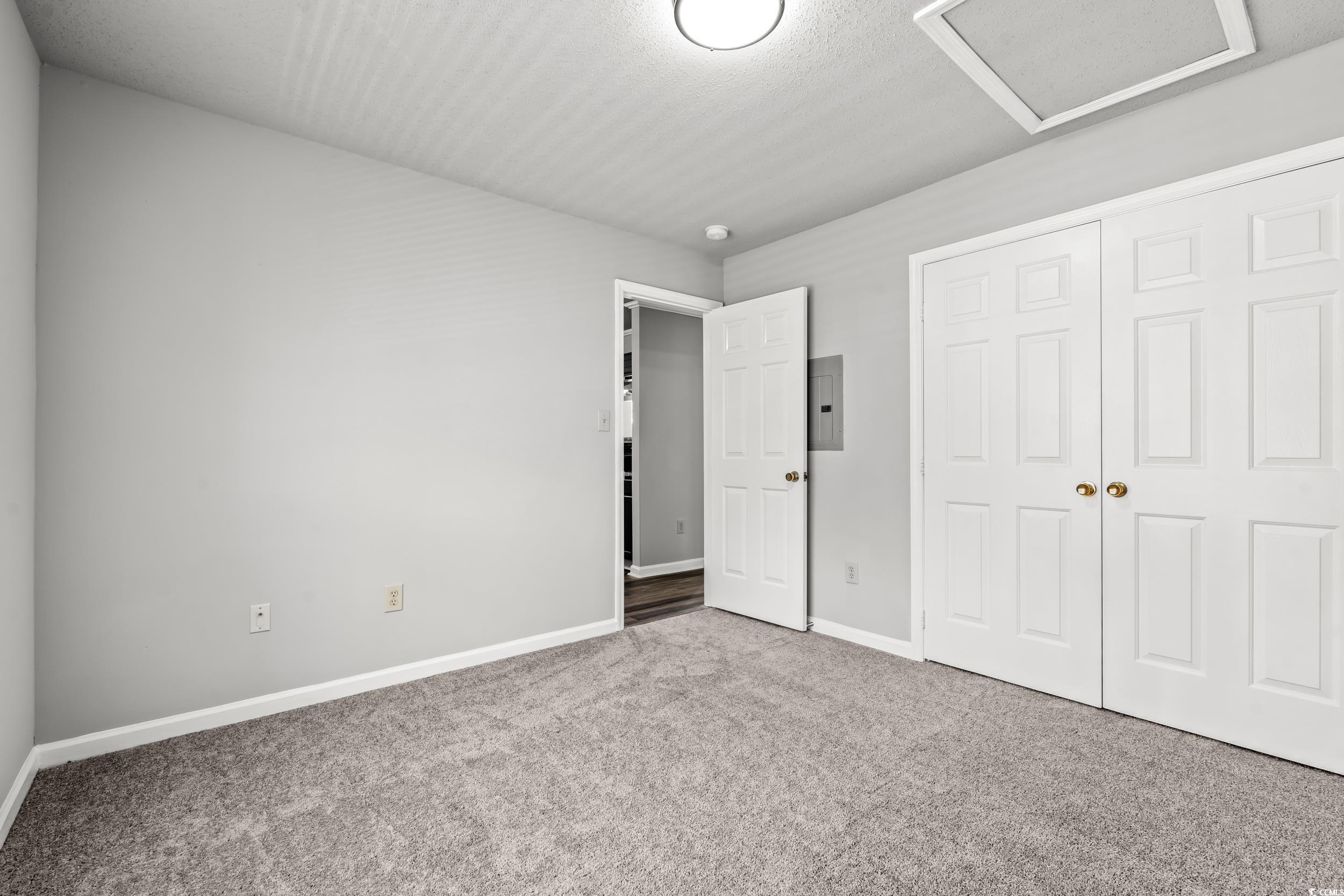 4273 Villas Dr. Property Photo 11