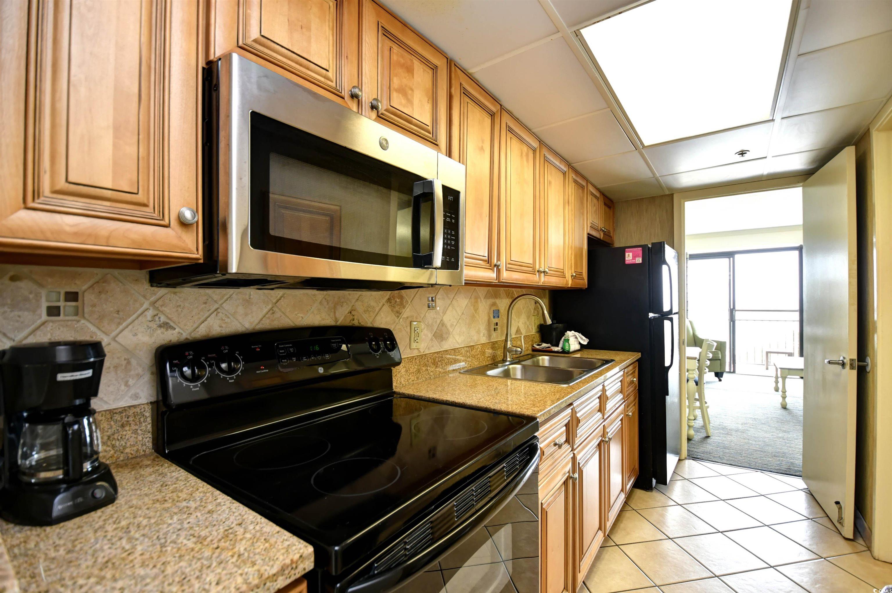 3000 N Ocean Blvd. Property Photo 11
