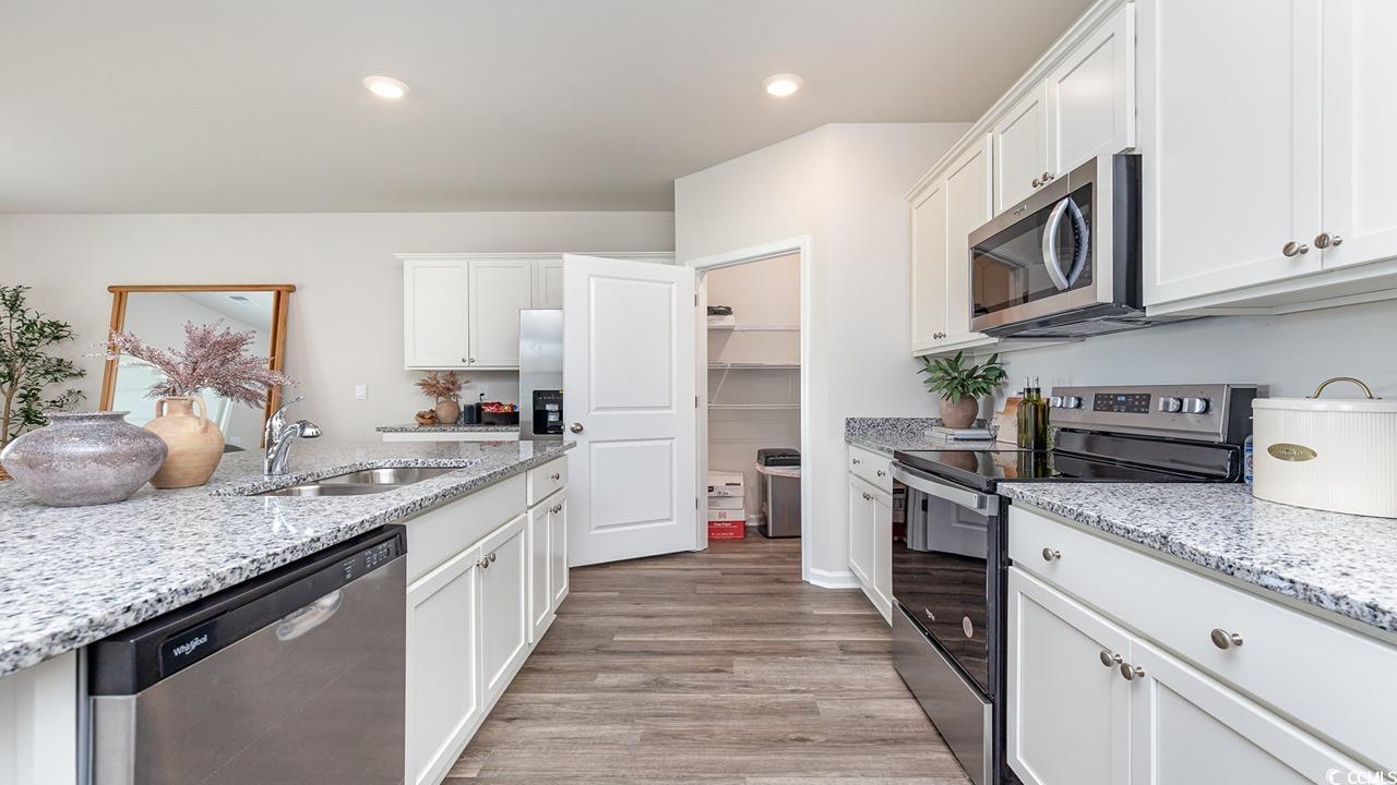 7350 Meadow Walk Loop Property Photo 12