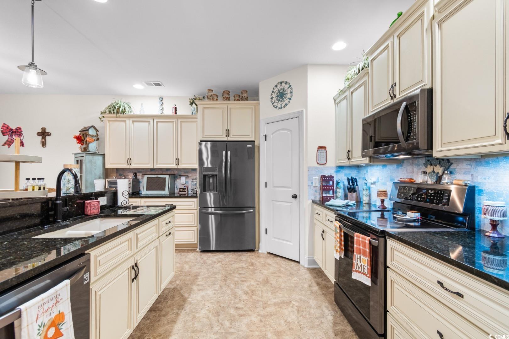 132 Rivers Edge Dr. Property Photo 6