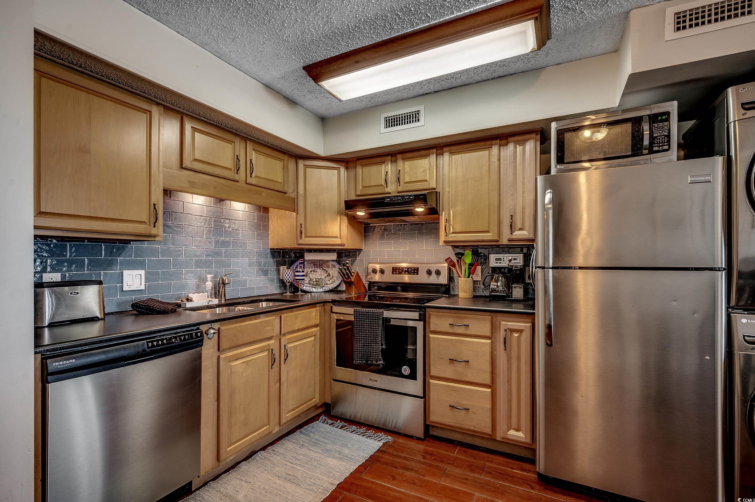 400 N Waccamaw Dr. Property Photo 8