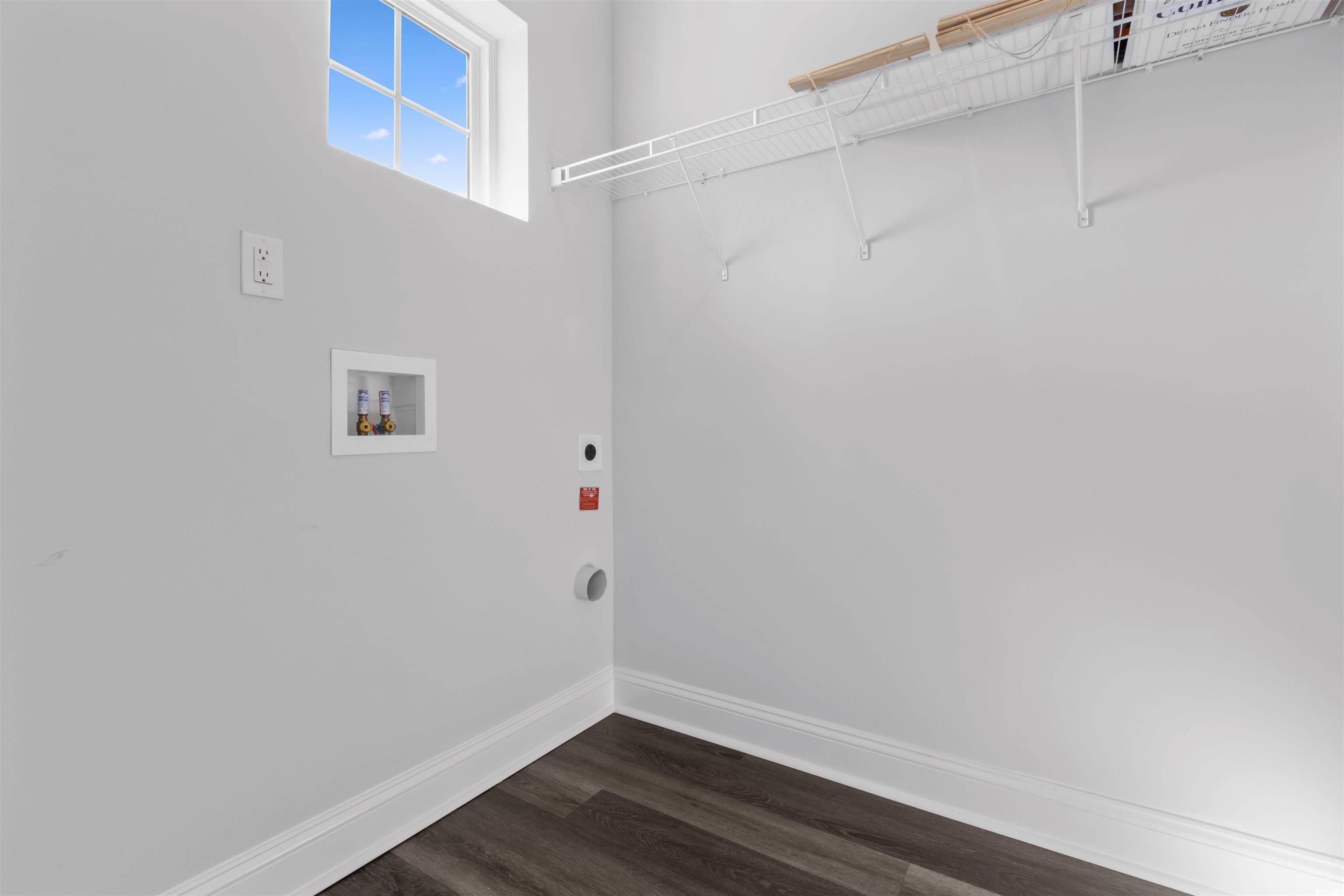253 Sandridgebury Dr. Property Photo 4