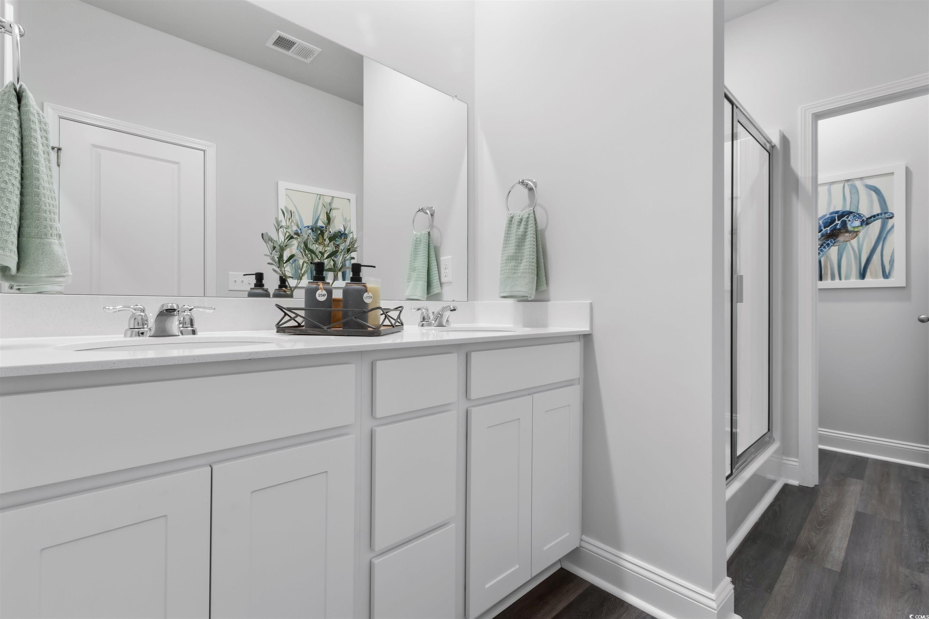 253 Sandridgebury Dr. Property Photo 20