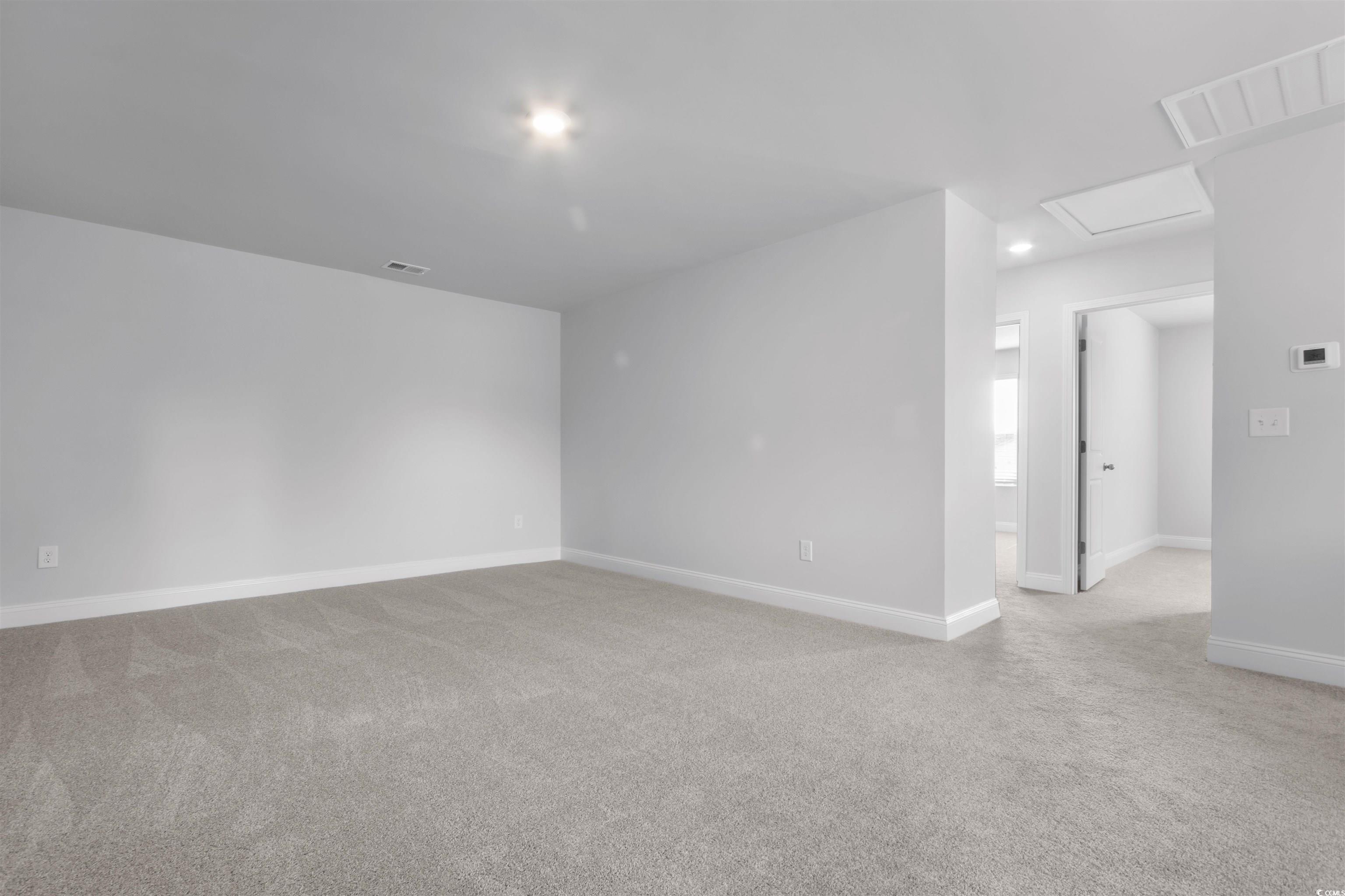 253 Sandridgebury Dr. Property Photo 26