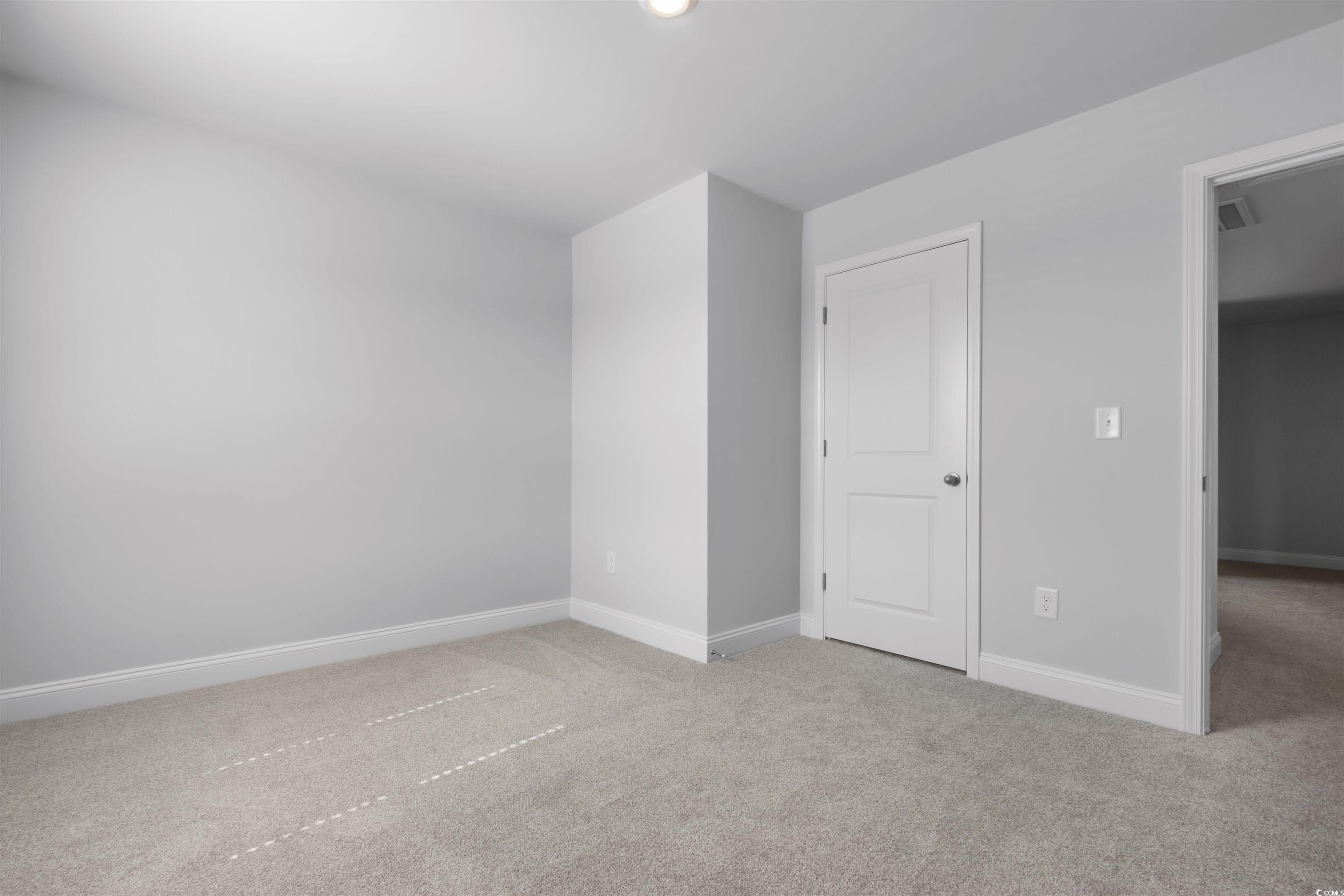 253 Sandridgebury Dr. Property Photo 31