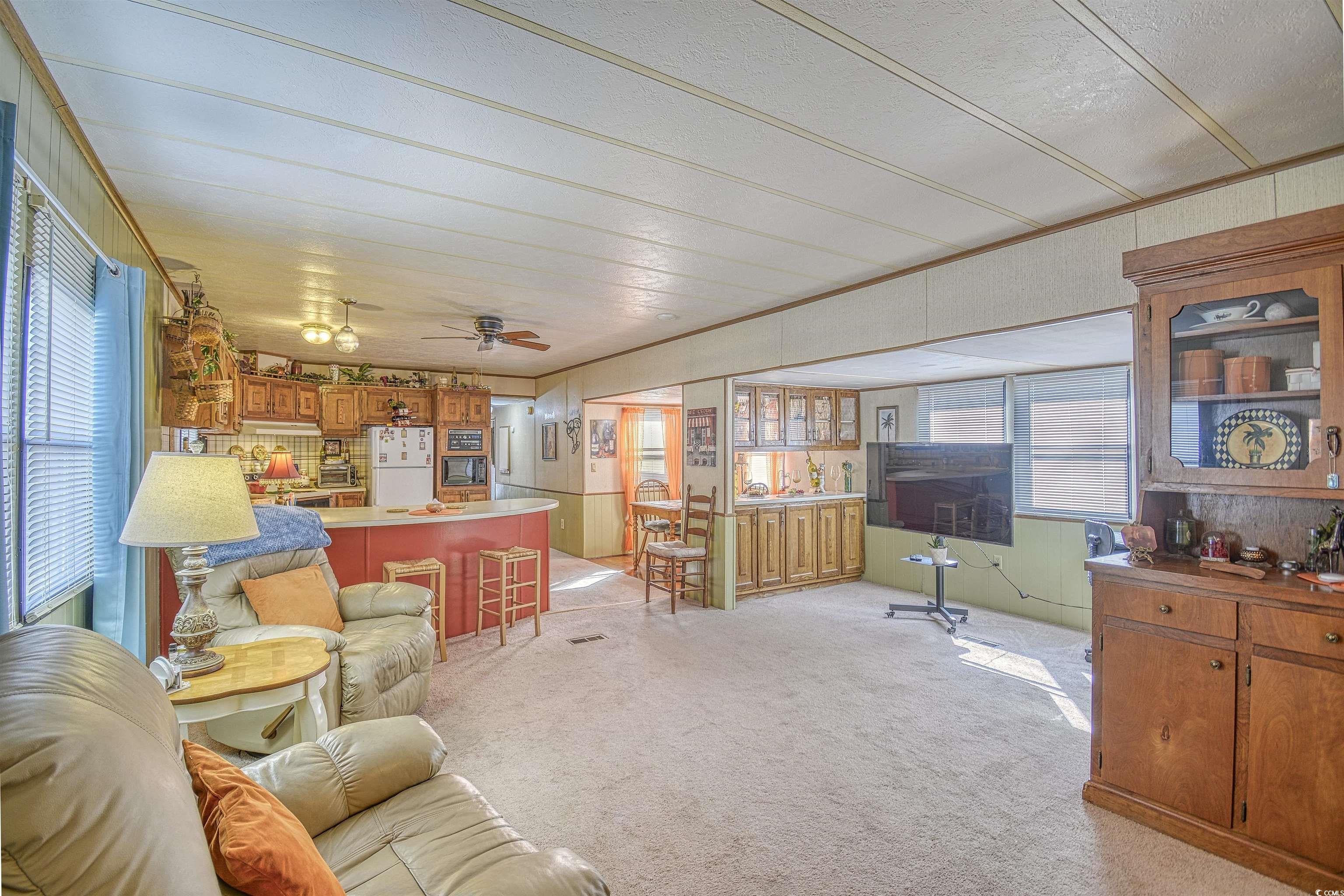 135 Crooked Island Circle Property Photo 3