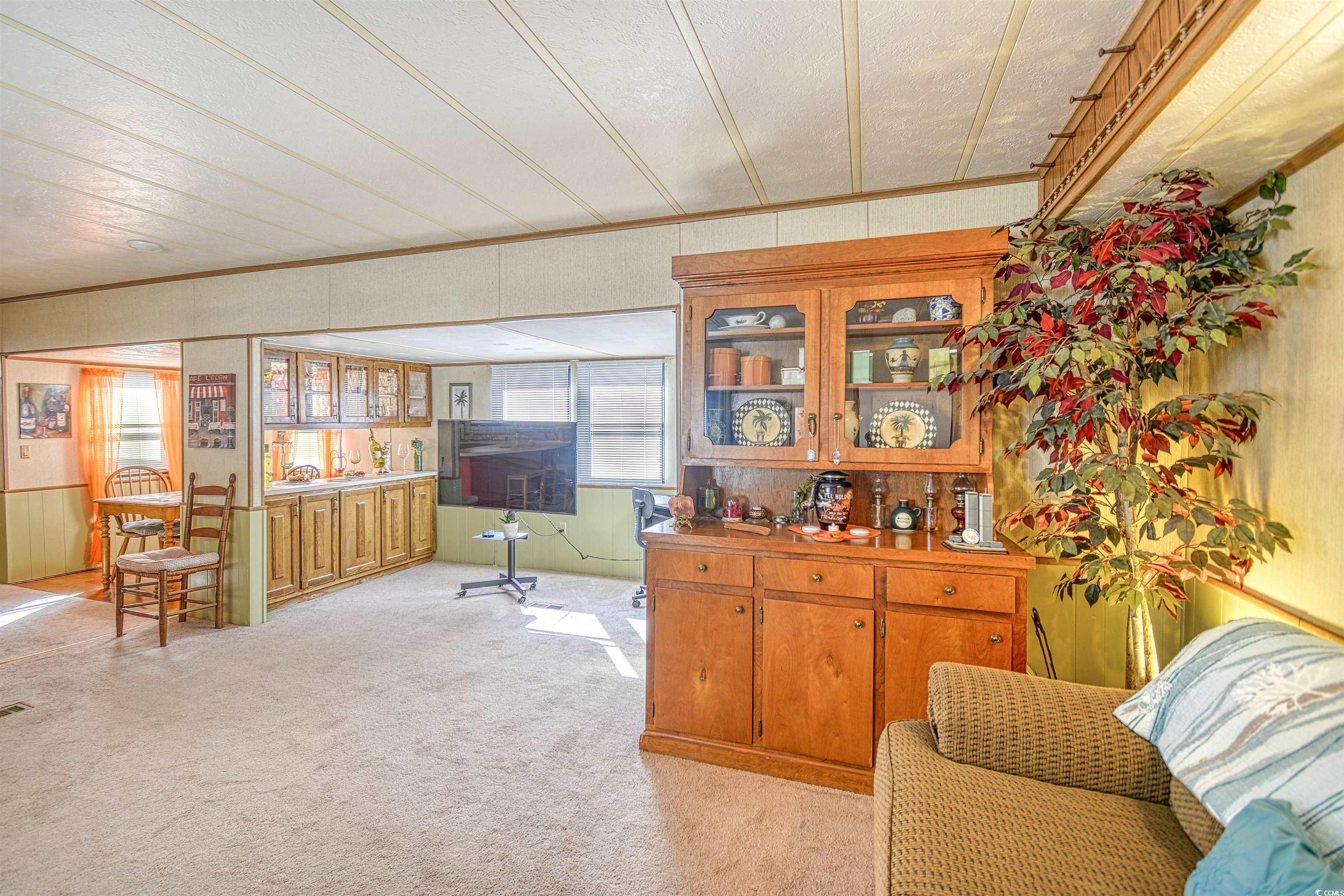 135 Crooked Island Circle Property Photo 9