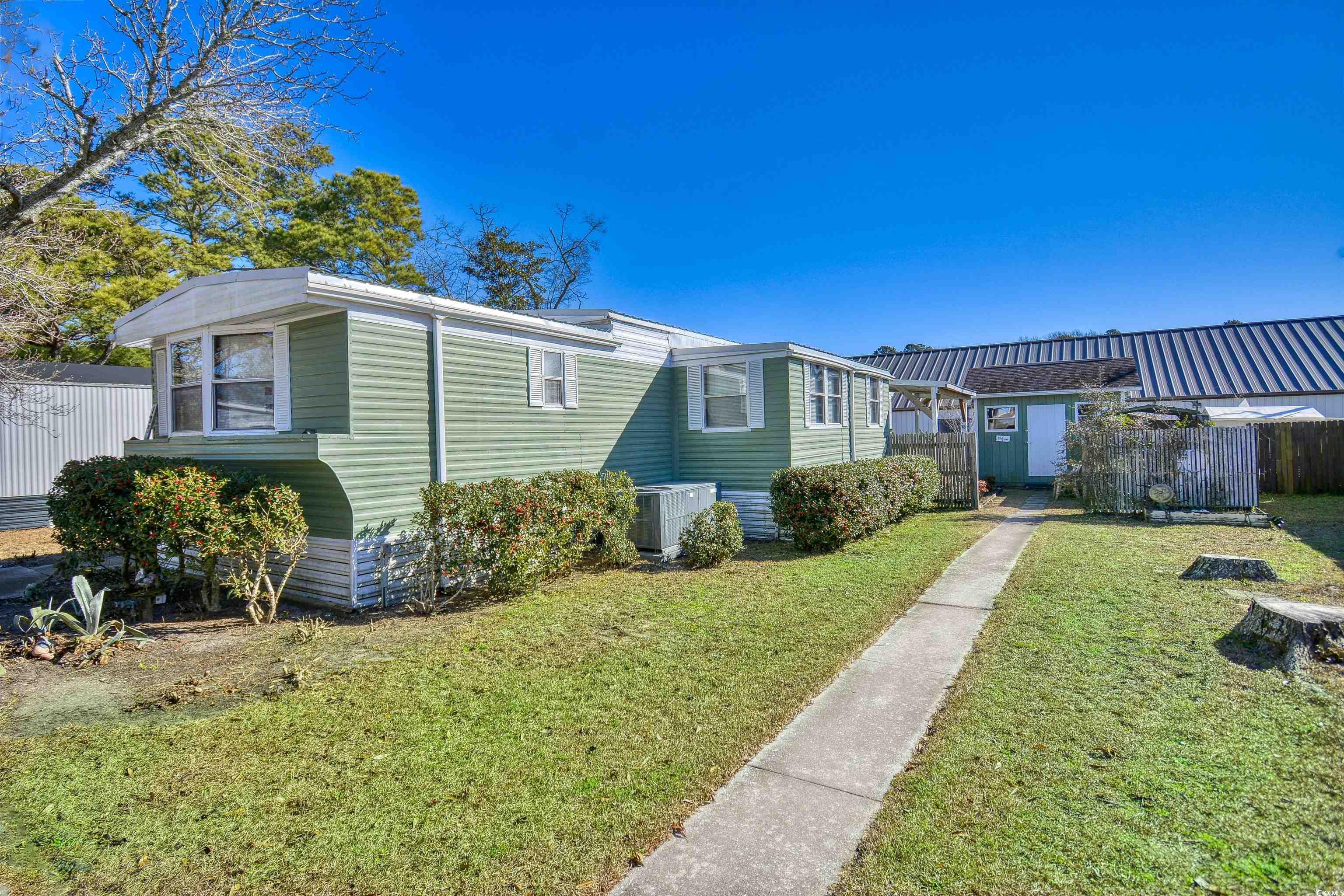 135 Crooked Island Circle Property Photo 16
