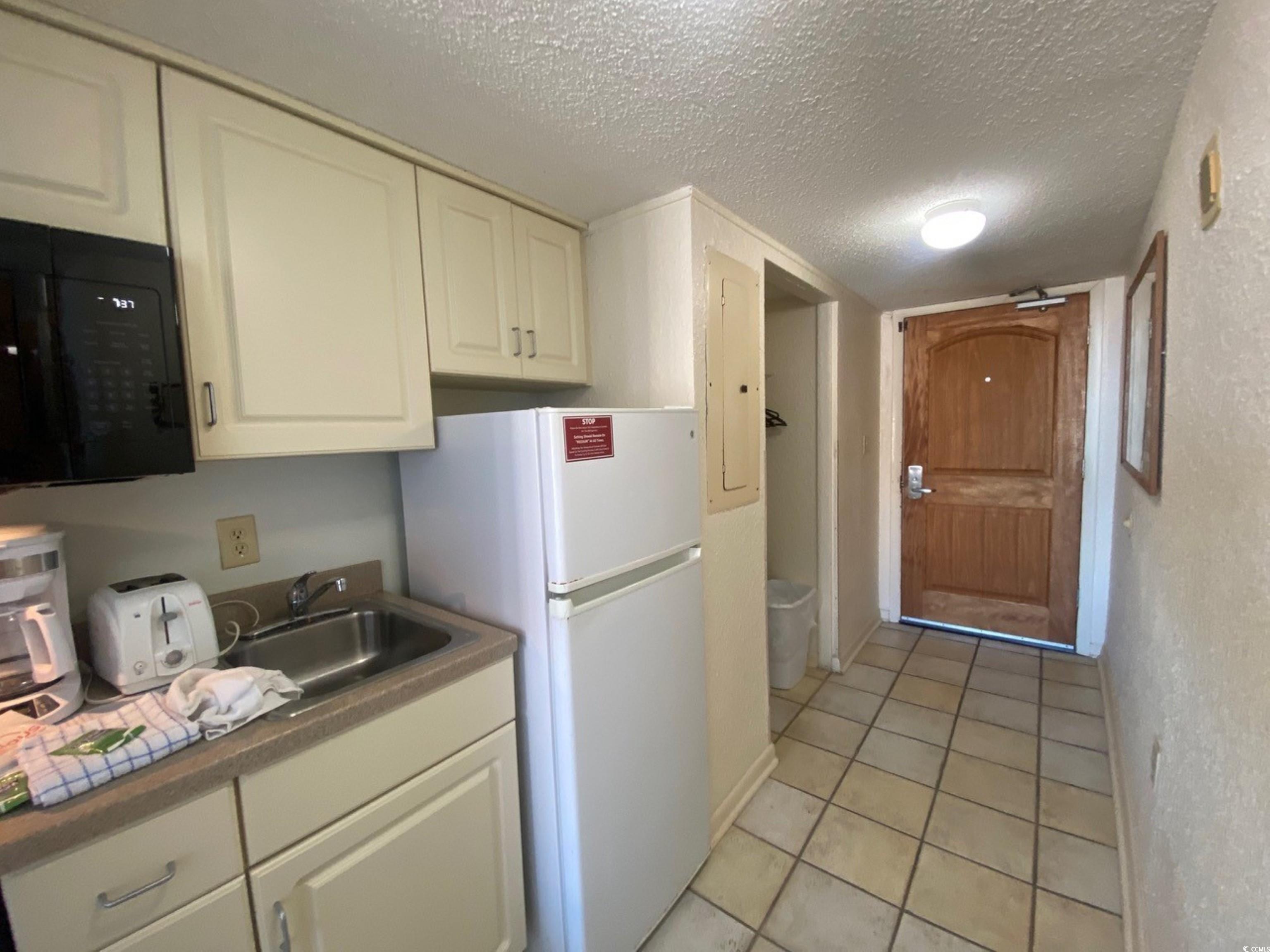9550 Shore Dr. Property Photo 14