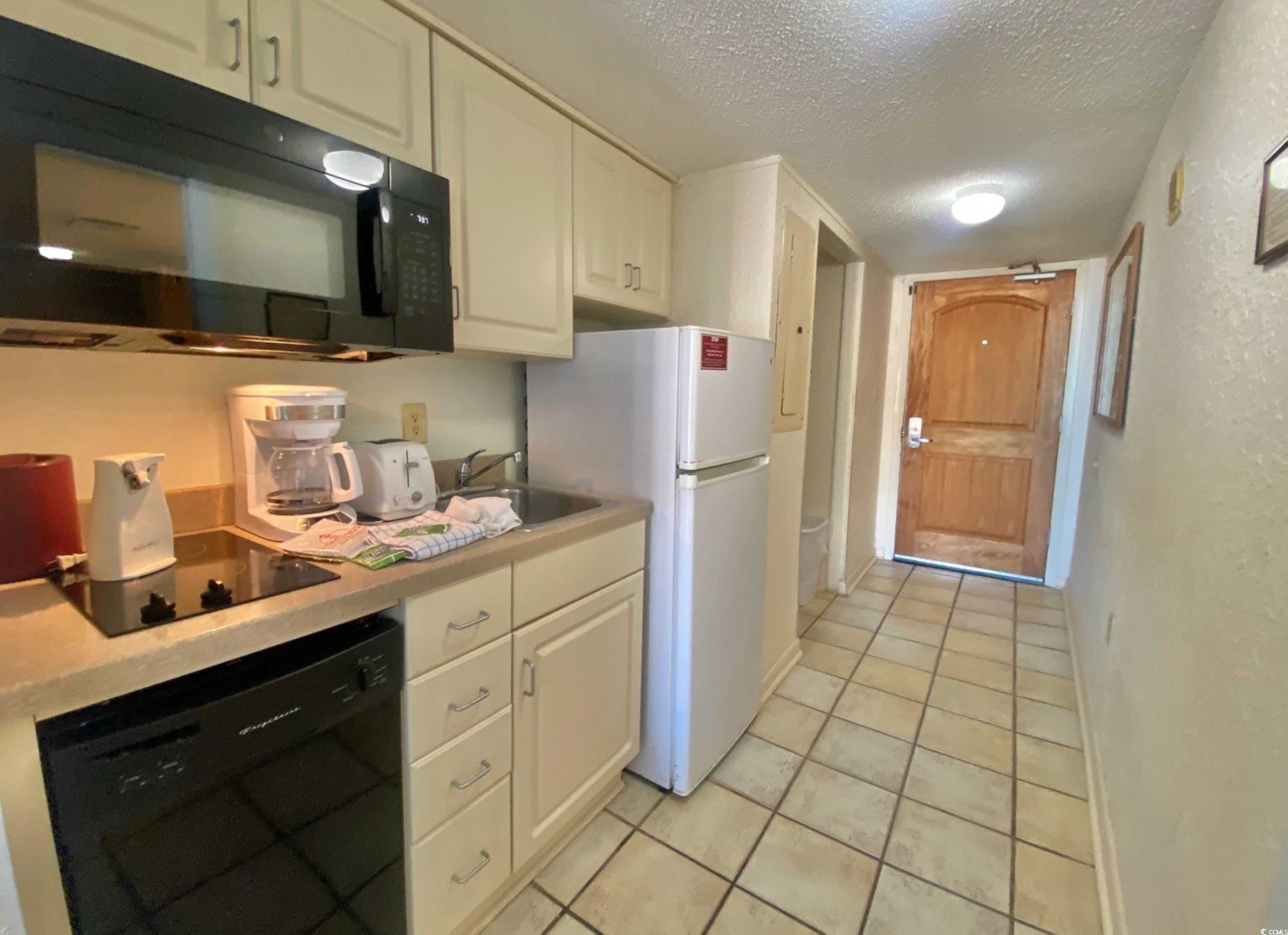 9550 Shore Dr. Property Photo 15