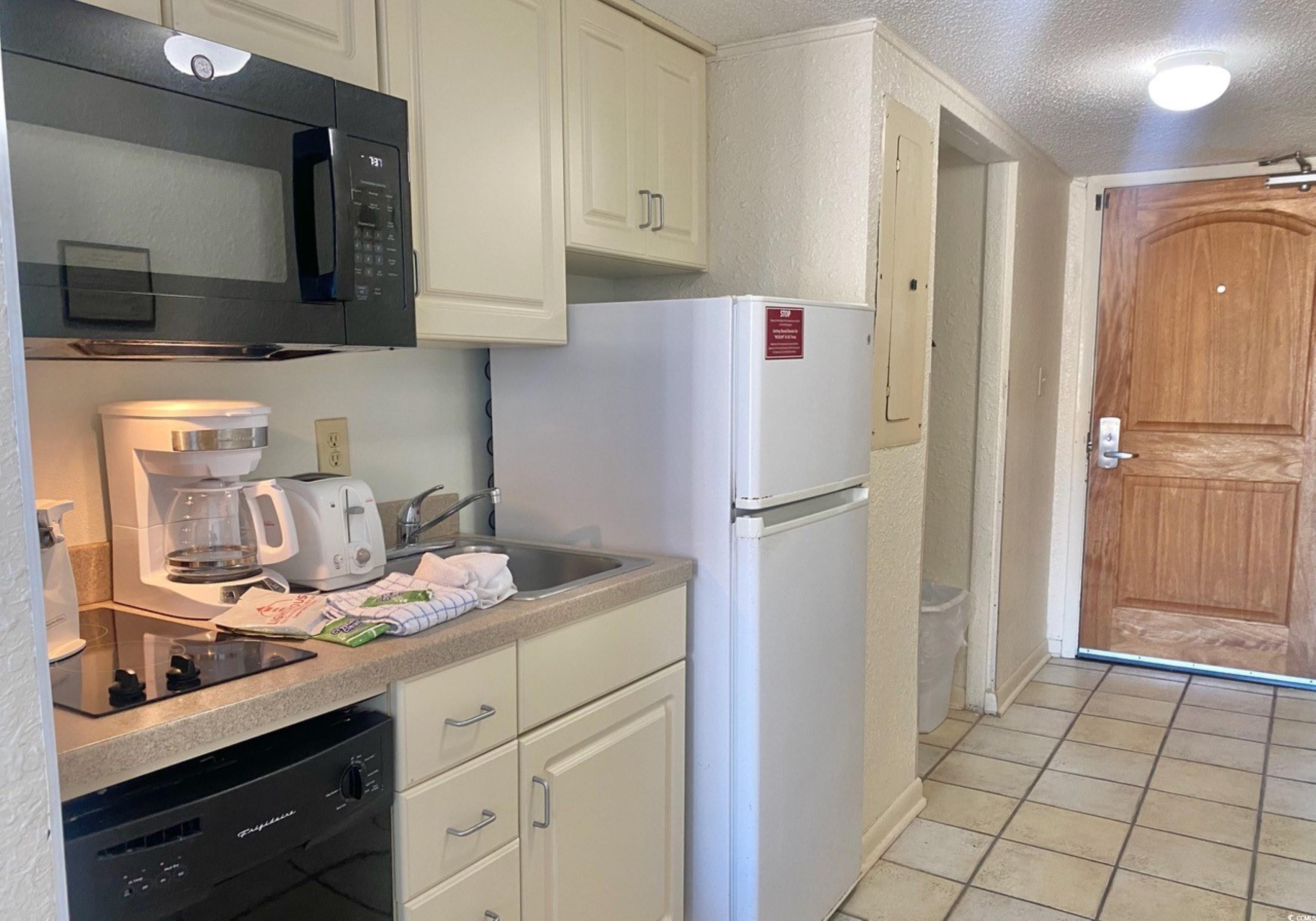 9550 Shore Dr. Property Photo 17