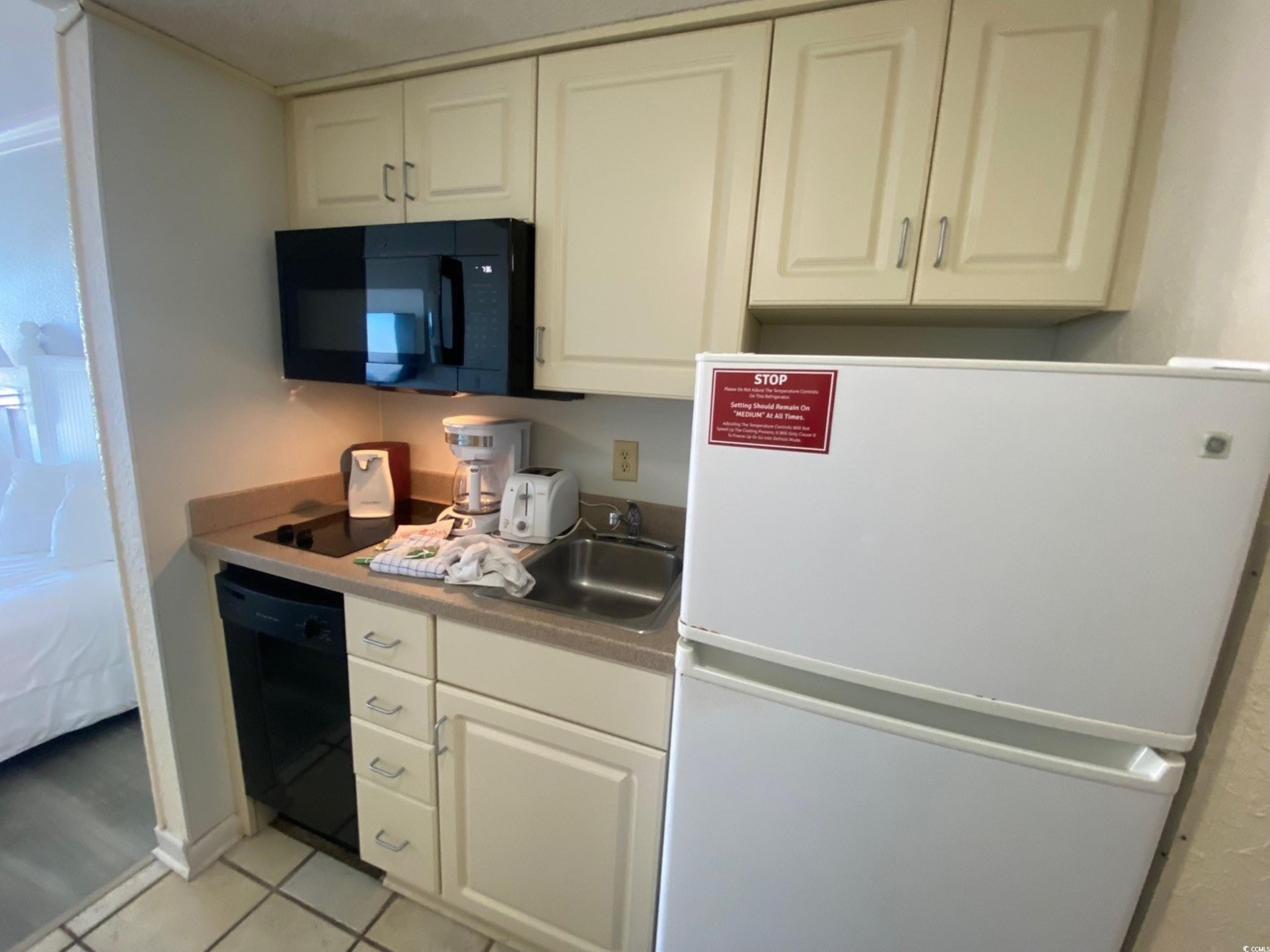 9550 Shore Dr. Property Photo 18