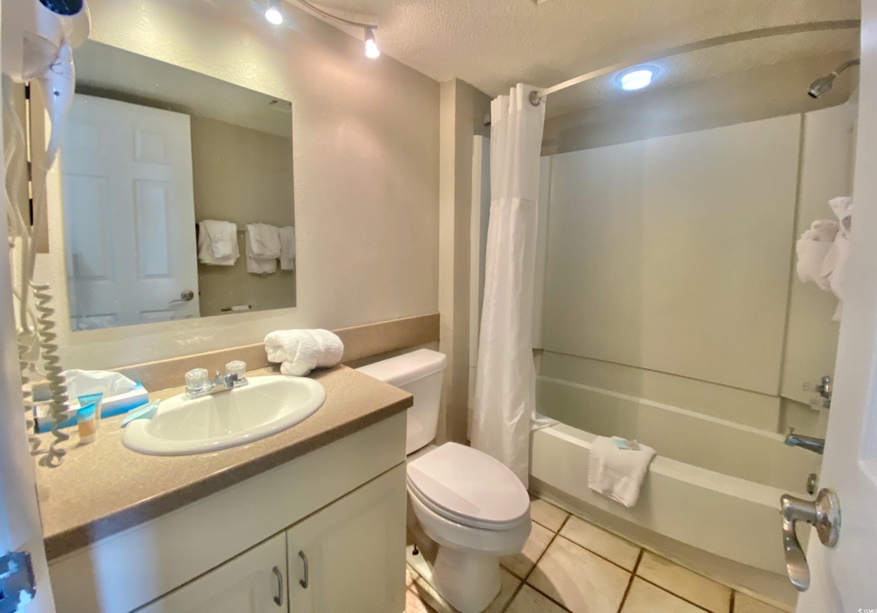 9550 Shore Dr. Property Photo 21