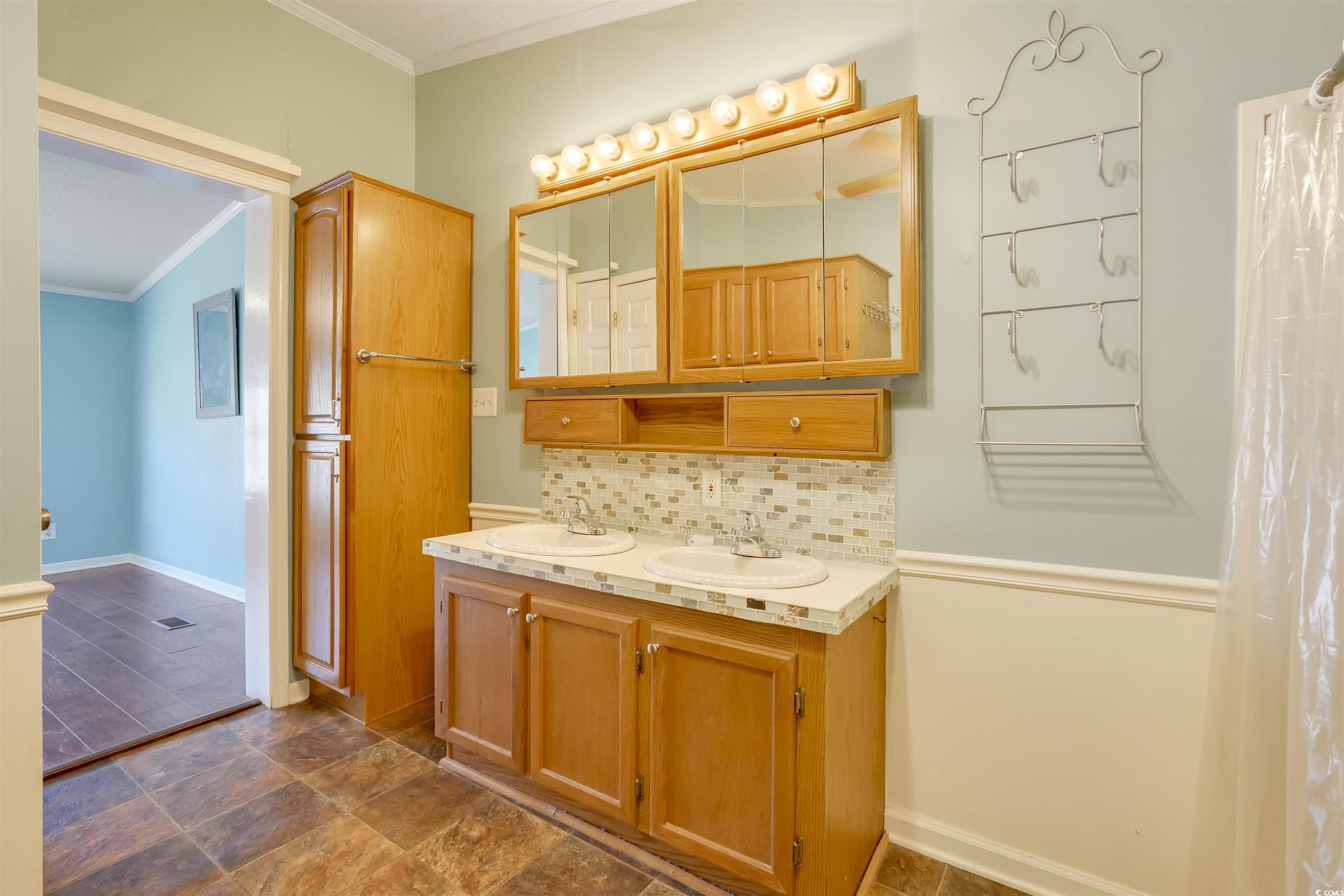 505 Rainbow Dr. Property Photo 12