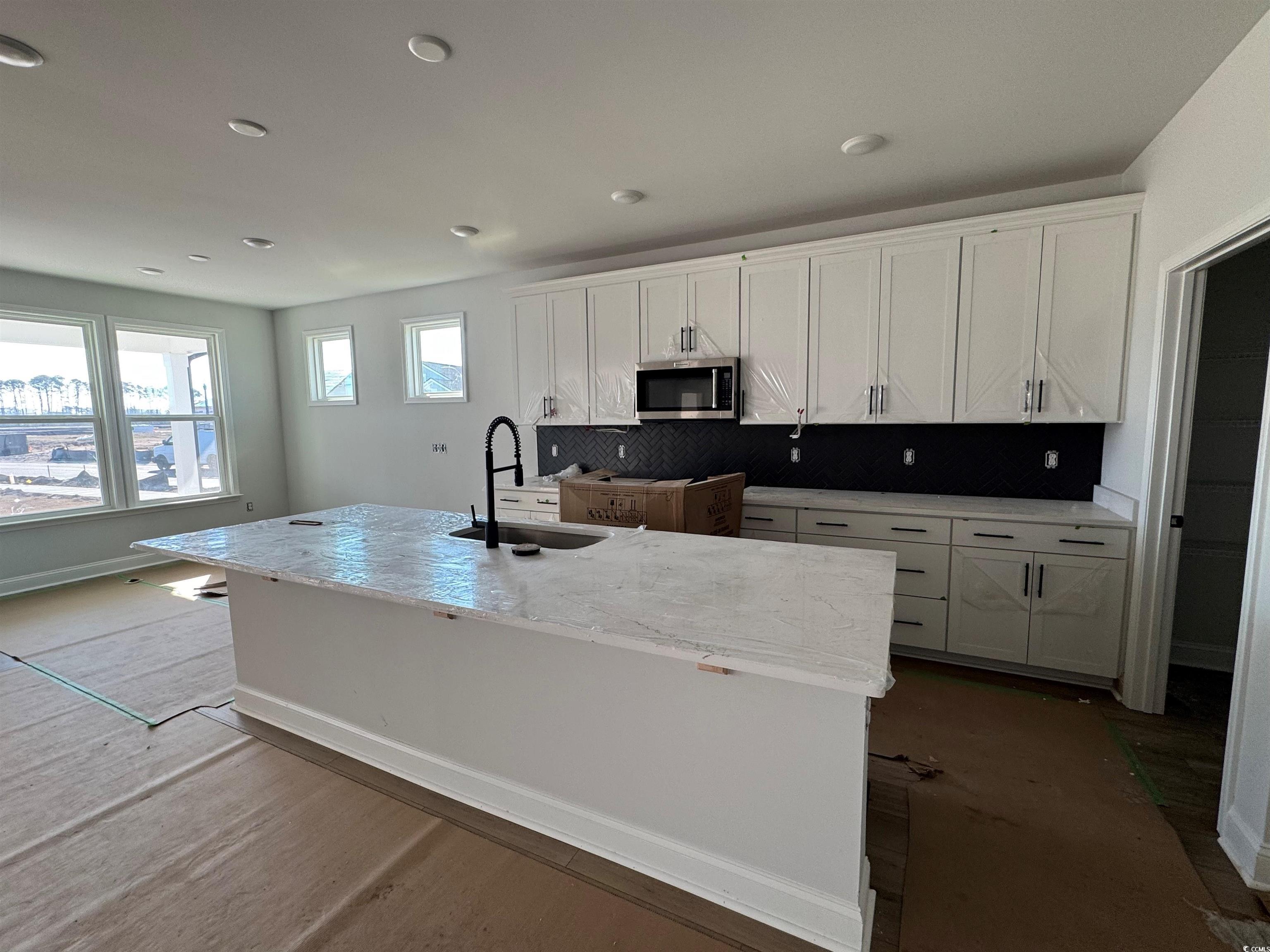 1300 Crested Iris Way Property Photo 9