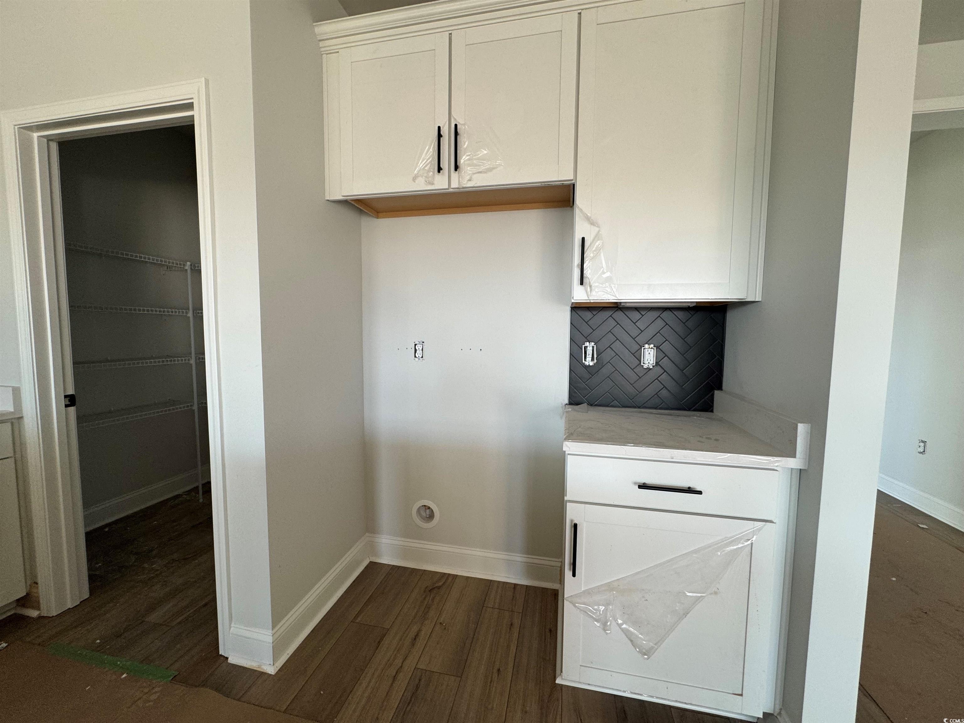 1300 Crested Iris Way Property Photo 12