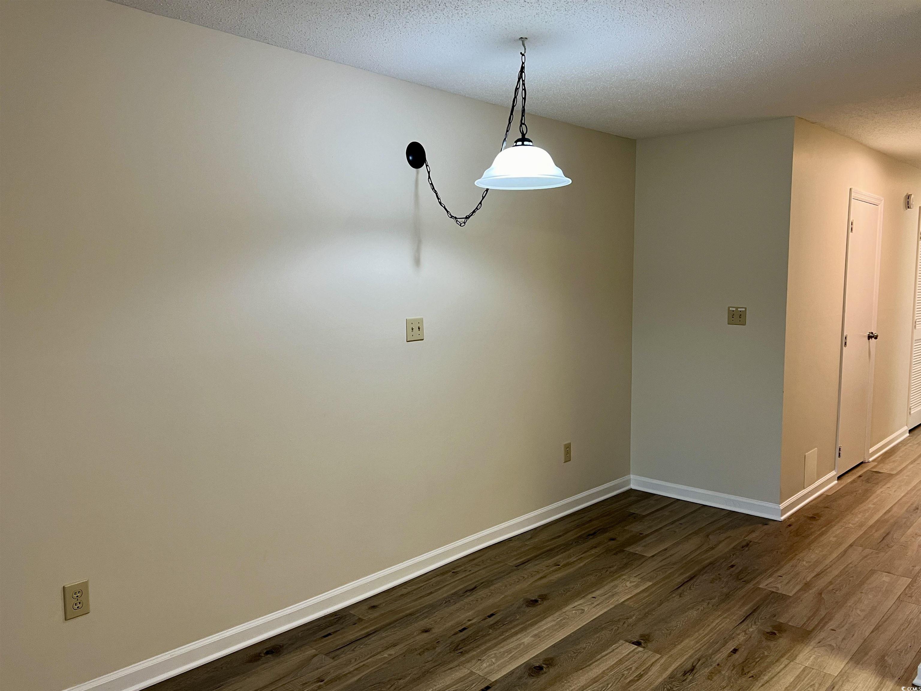 1870 Auburn Ln. Property Photo 6