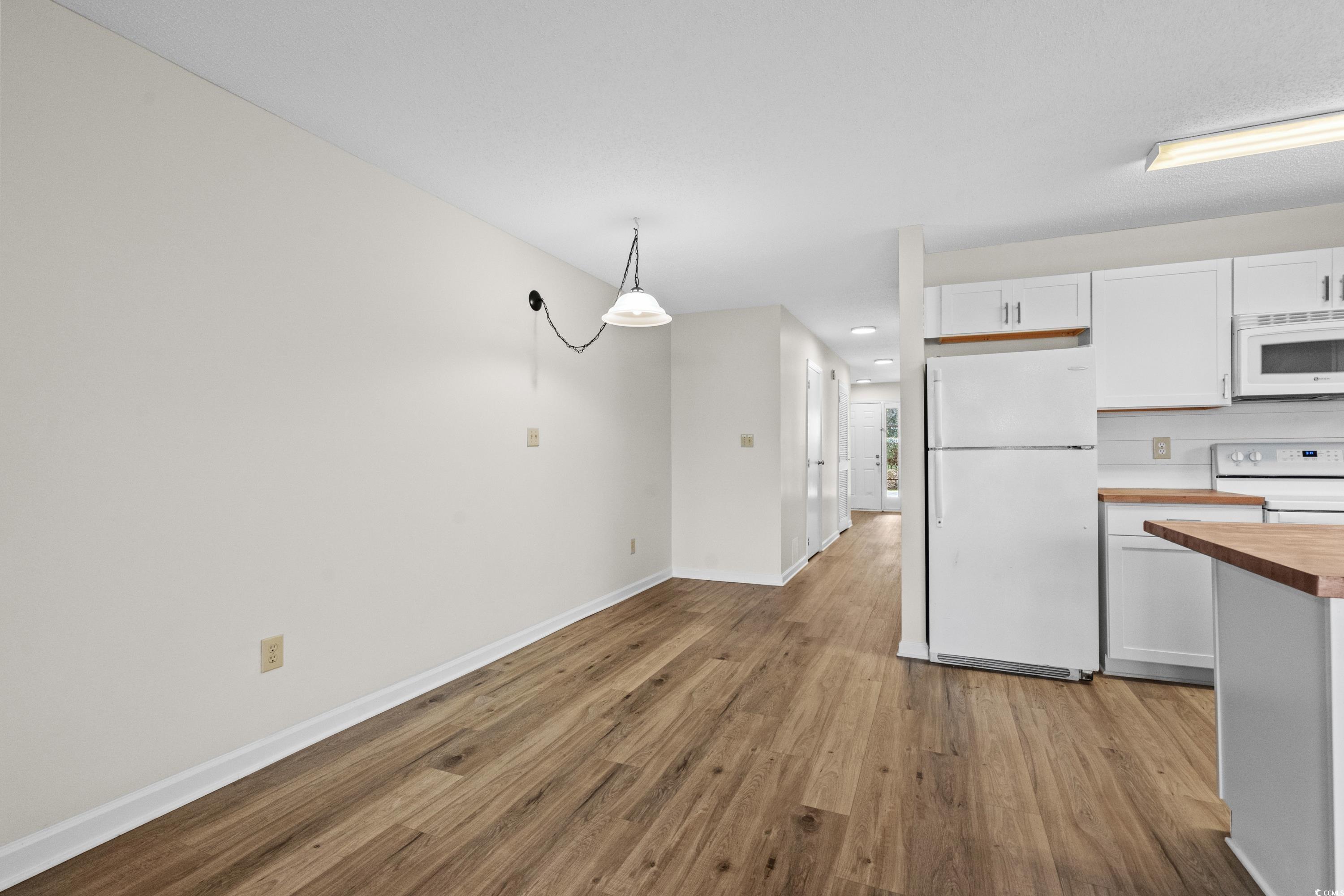 1870 Auburn Ln. Property Photo 9