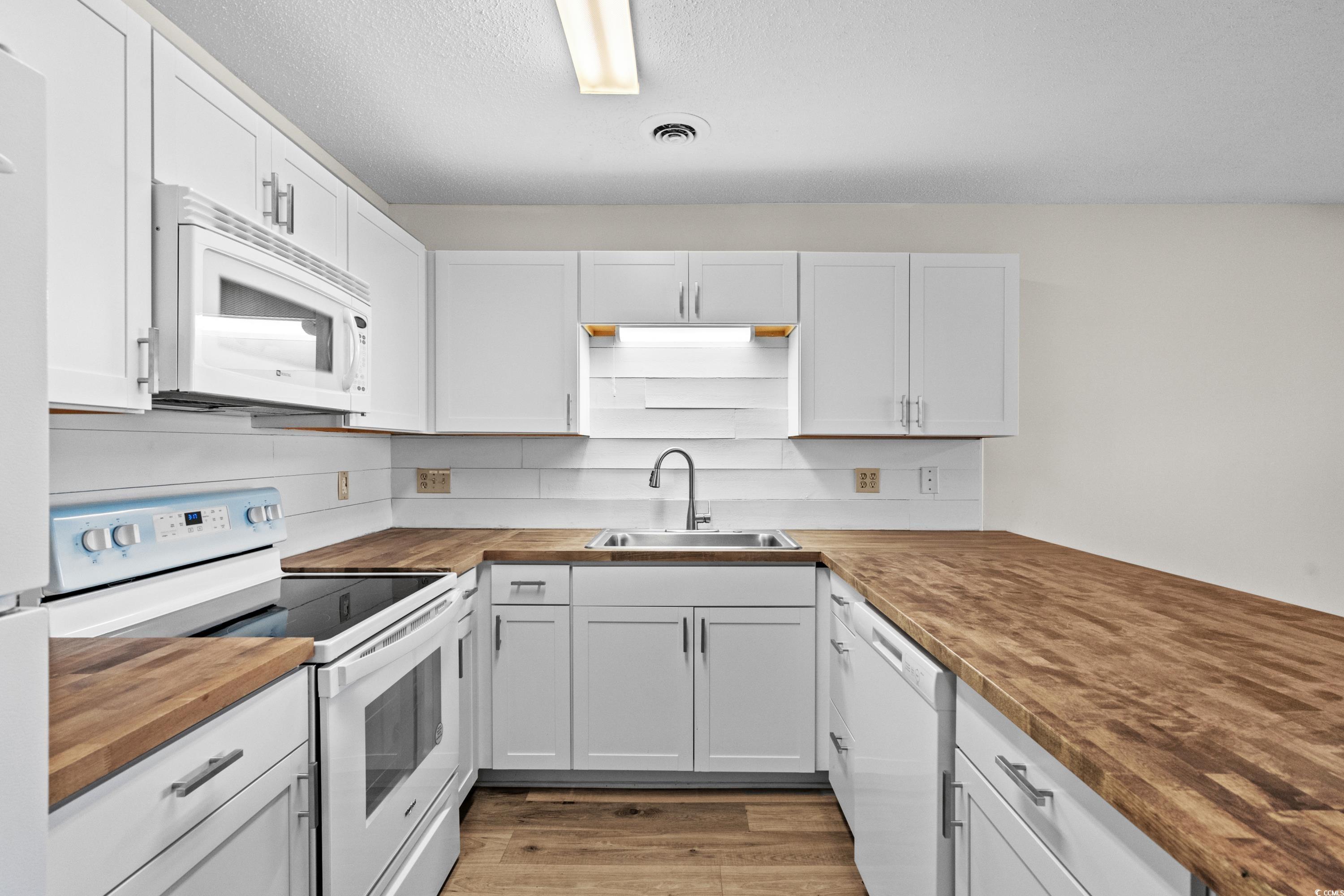 1870 Auburn Ln. Property Photo 13