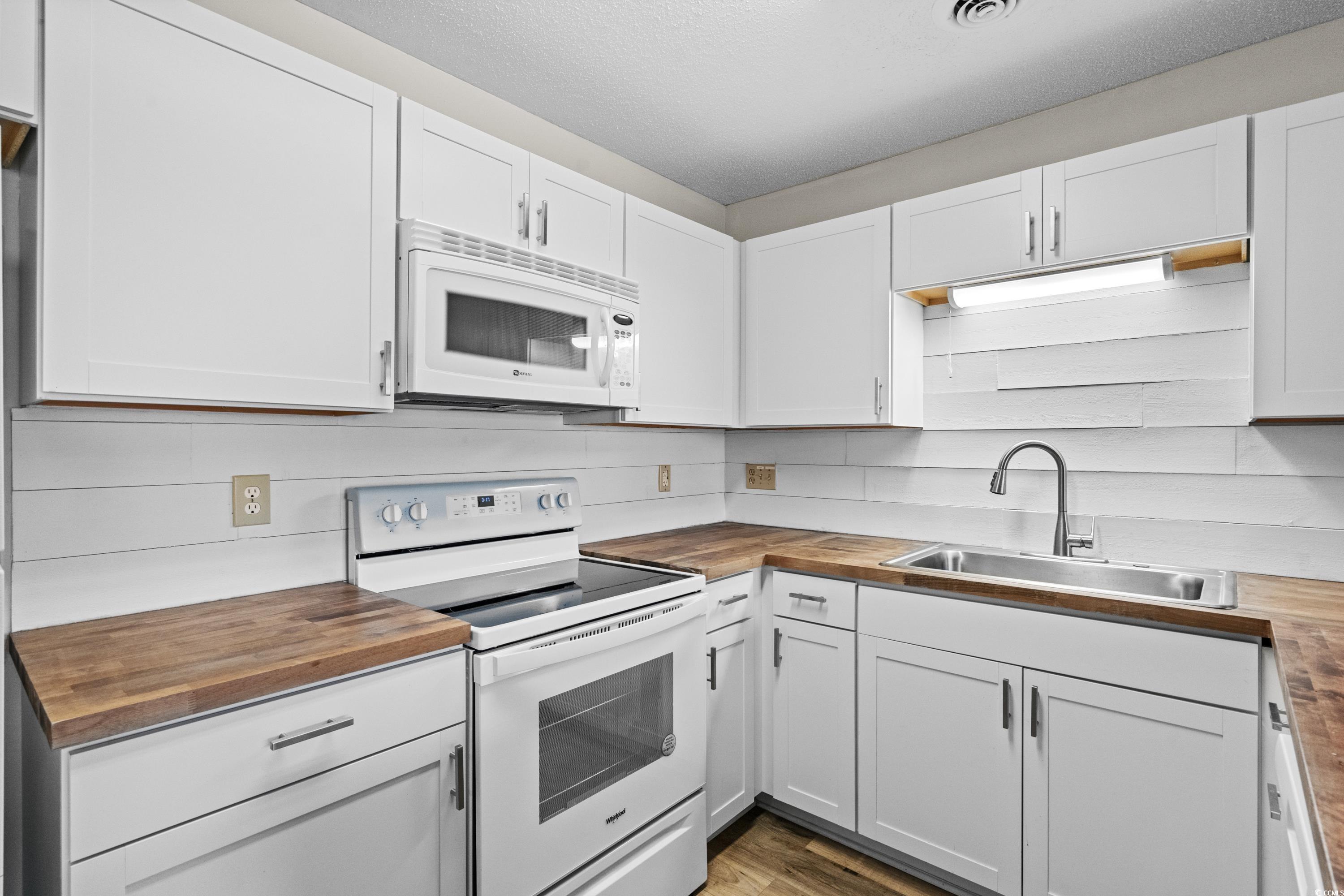 1870 Auburn Ln. Property Photo 14