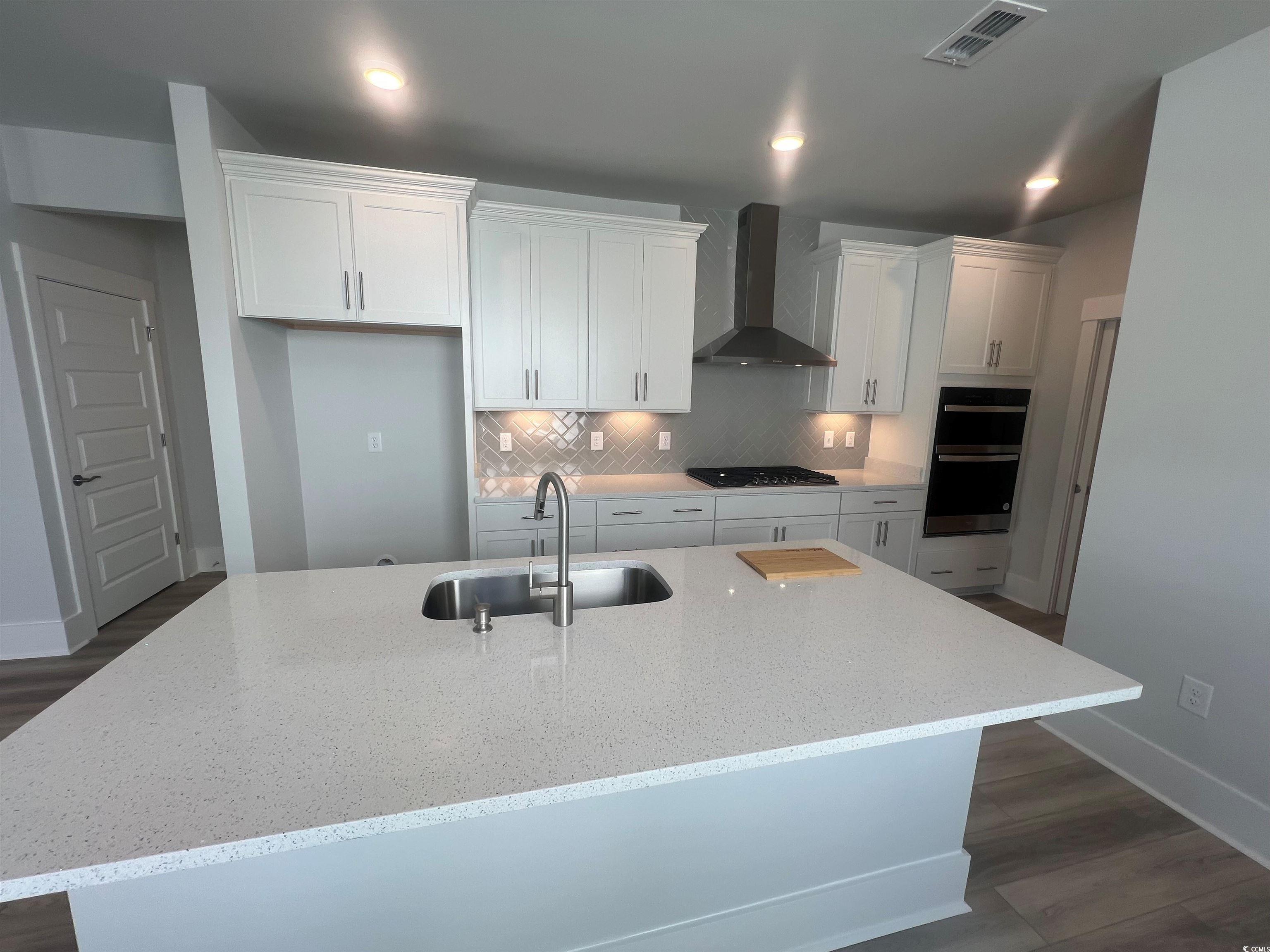 1252 Lady Bird Way Property Photo 3