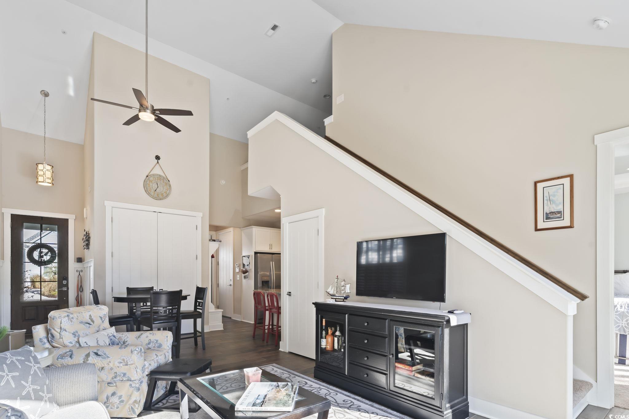 6624 Lagoon Pl. Property Photo 7