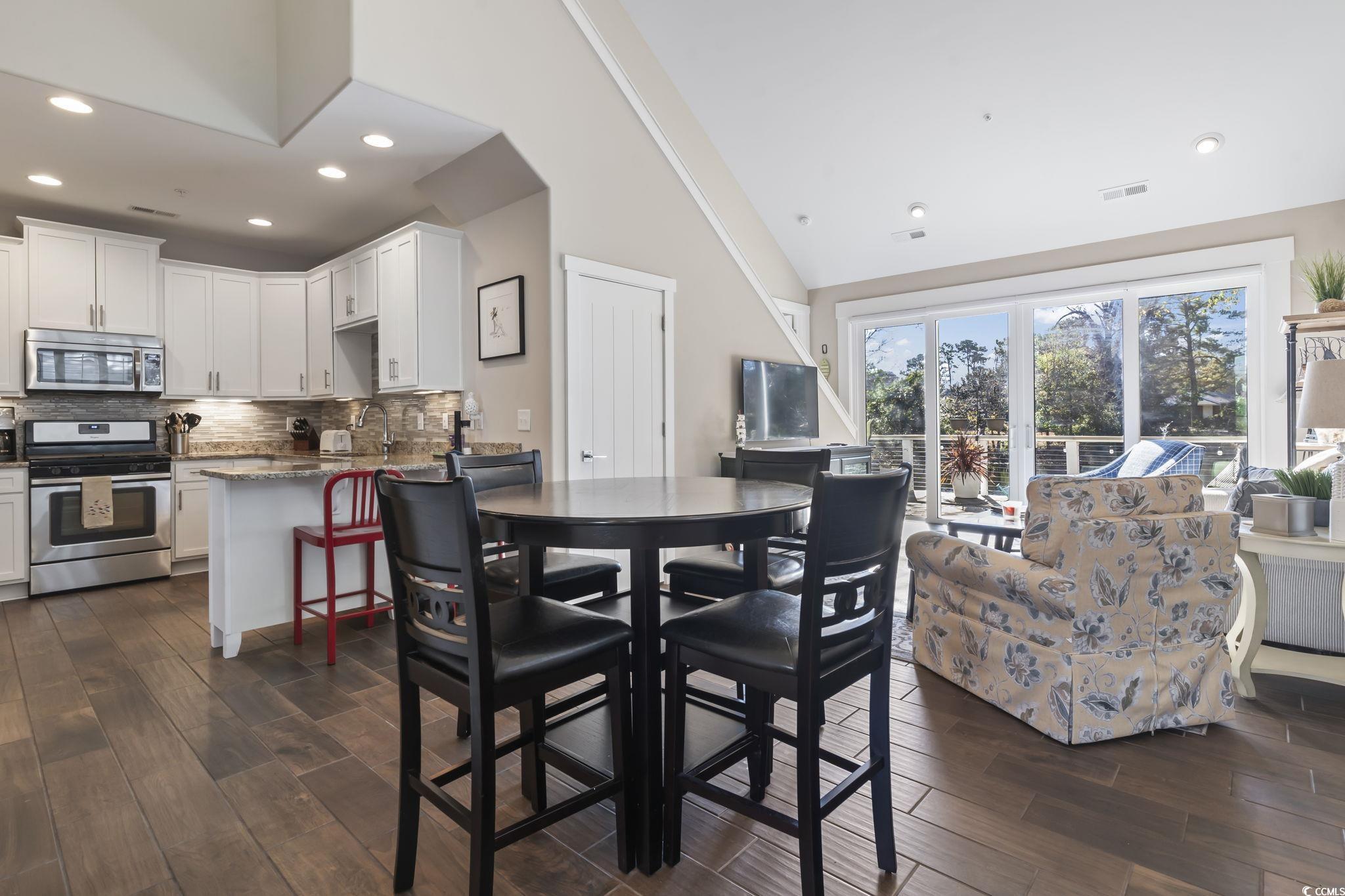 6624 Lagoon Pl. Property Photo 17