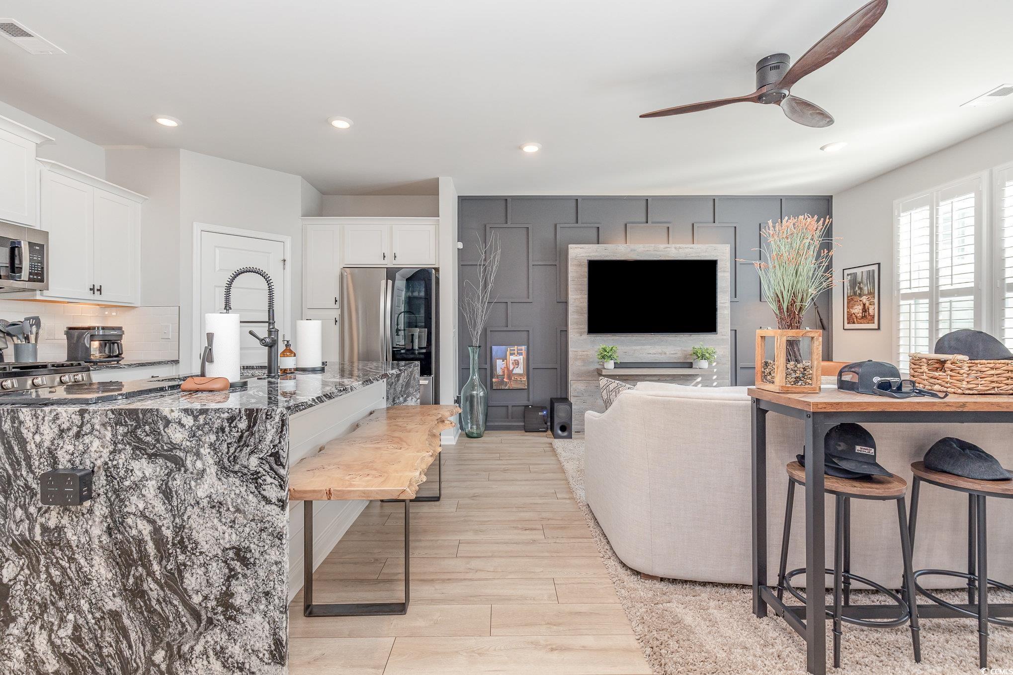 5353 Knobcone Loop Property Photo 6