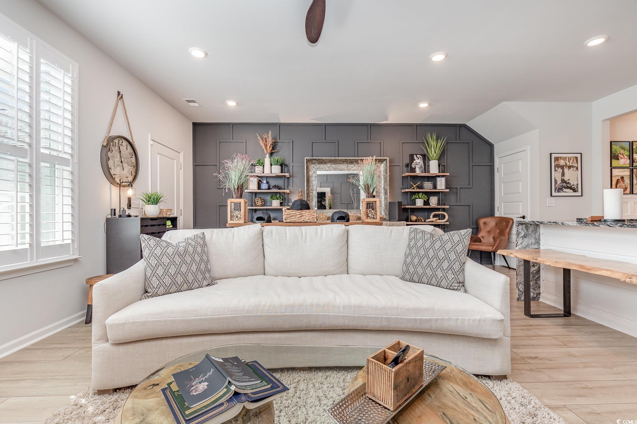 5353 Knobcone Loop Property Photo 8