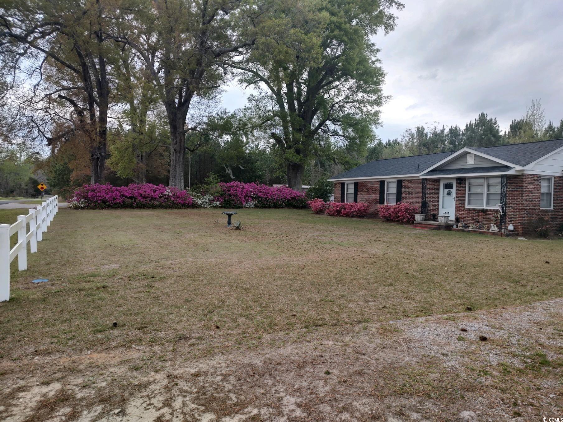 187 Stephen Dr. Property Photo 2