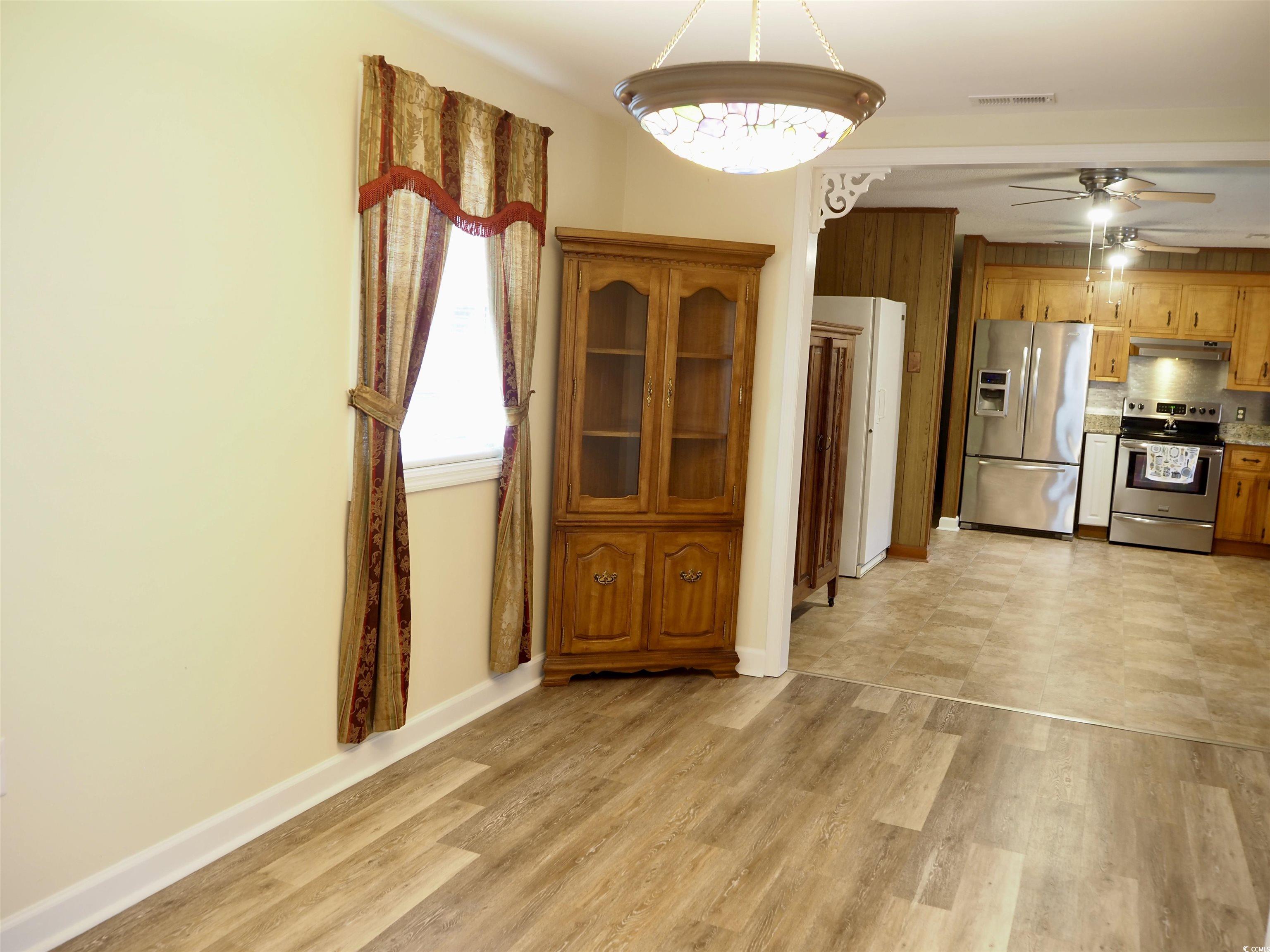 187 Stephen Dr. Property Photo 14