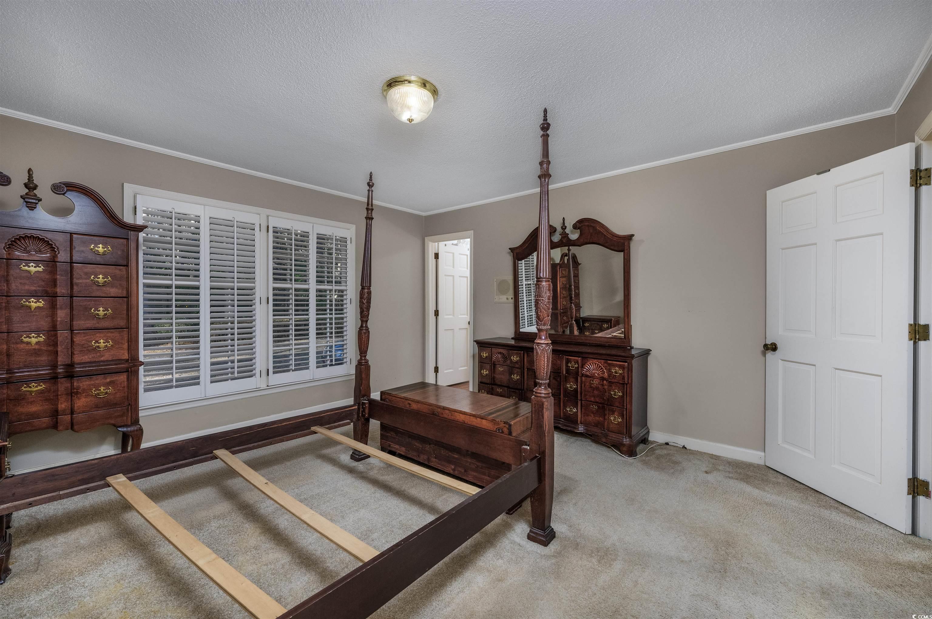 300 Mcarthur St. Property Photo 22