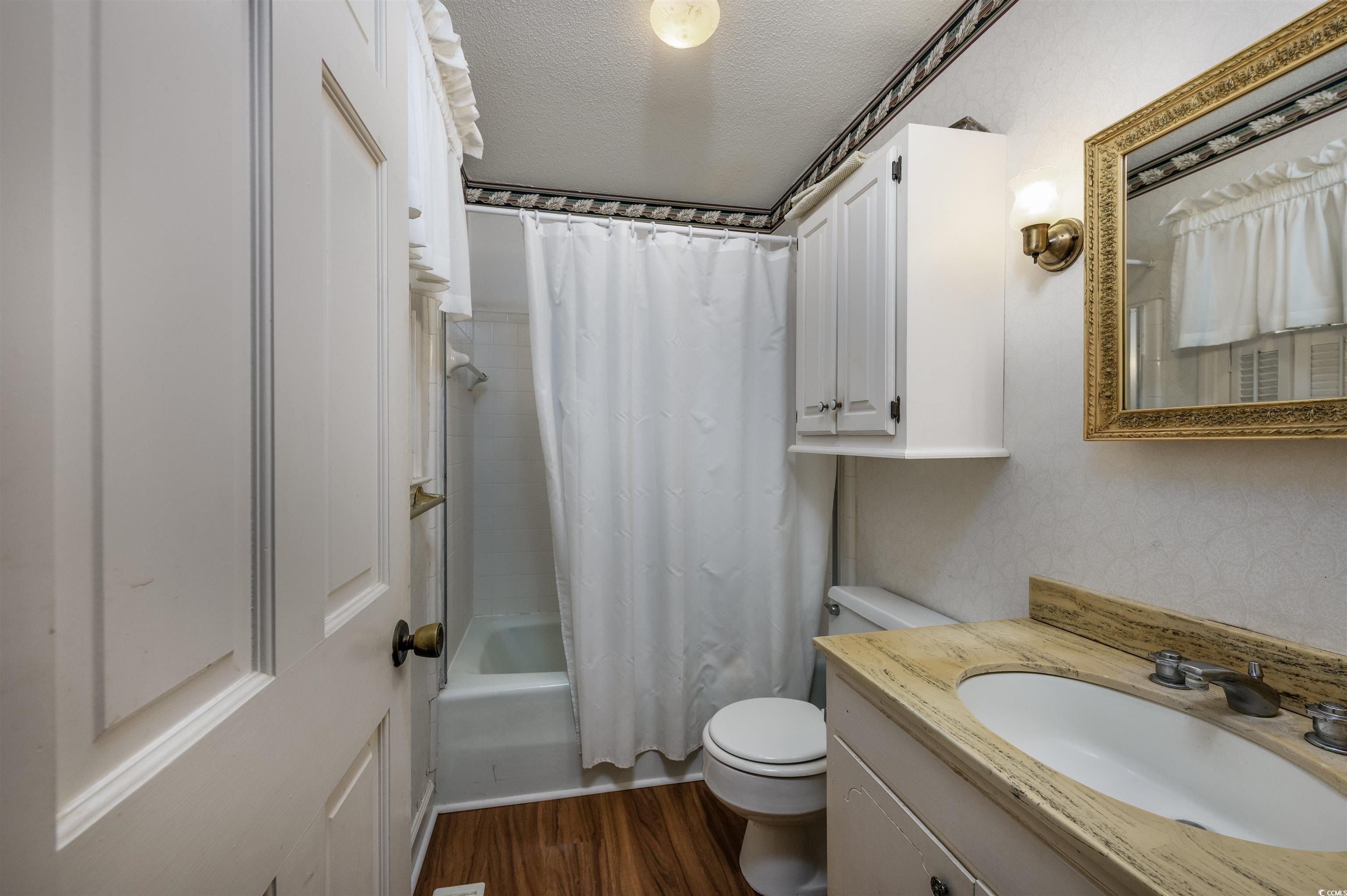 300 Mcarthur St. Property Photo 23