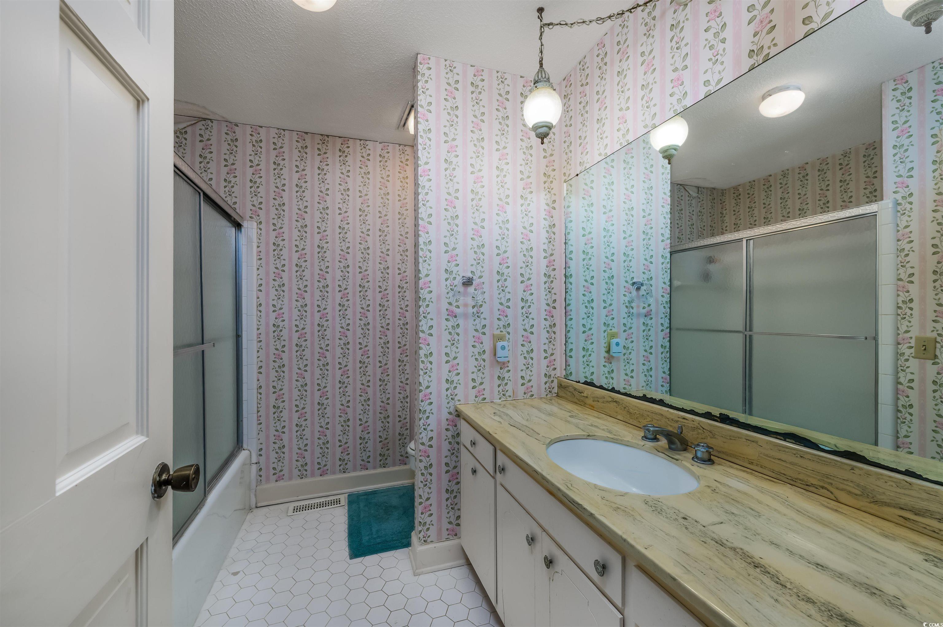 300 Mcarthur St. Property Photo 26