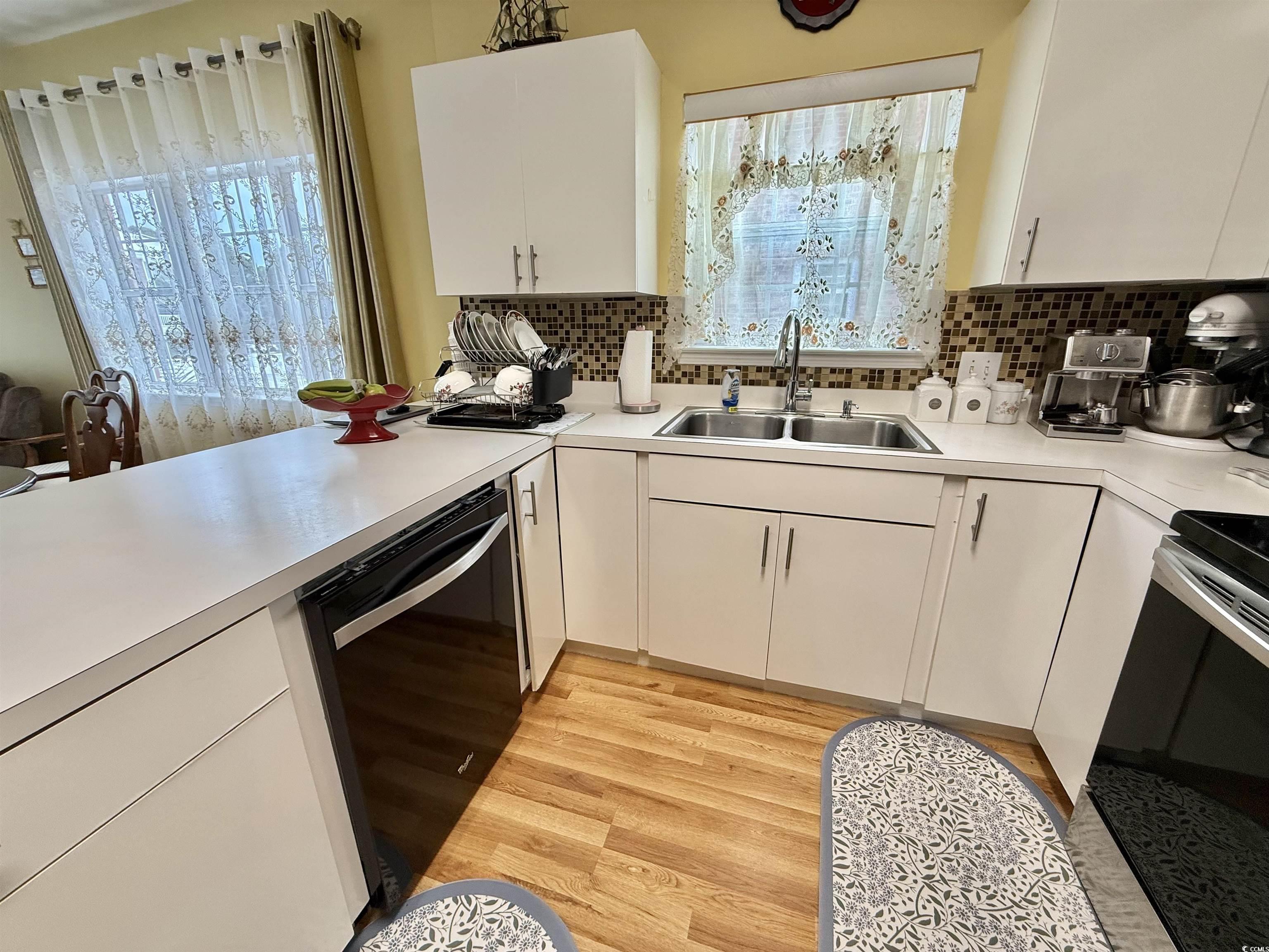 3951 Gladiola Ct. Property Photo 6