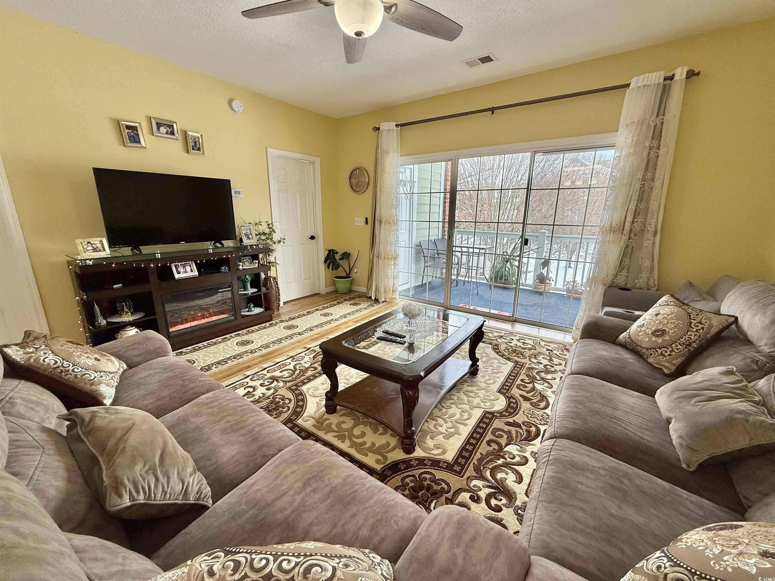 3951 Gladiola Ct. Property Photo 9