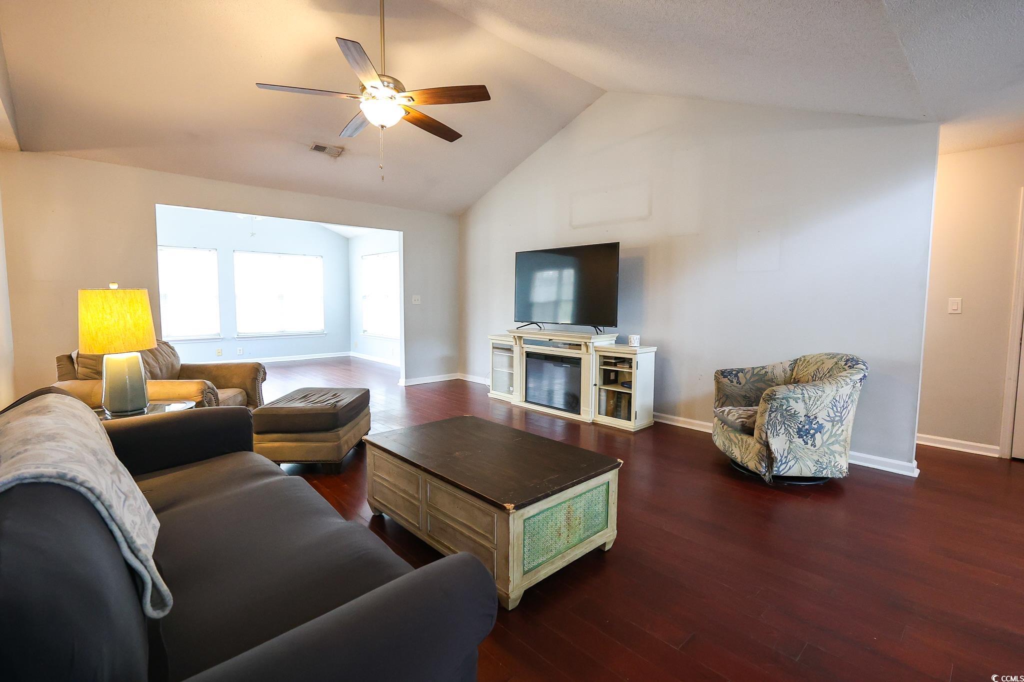 1047 Rose Haven Dr. Property Photo 3