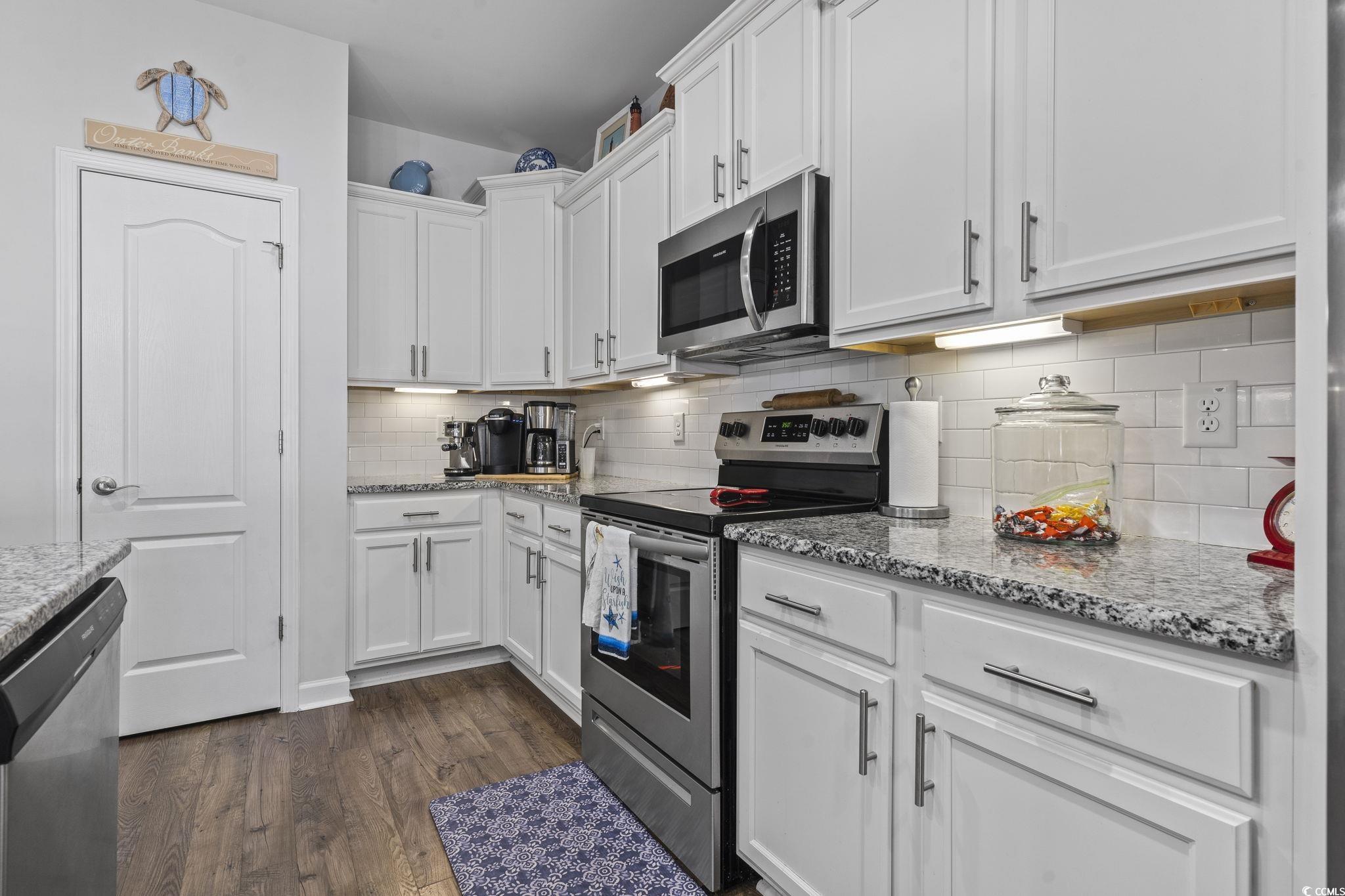 901 Queensferry Ct. Property Photo 20