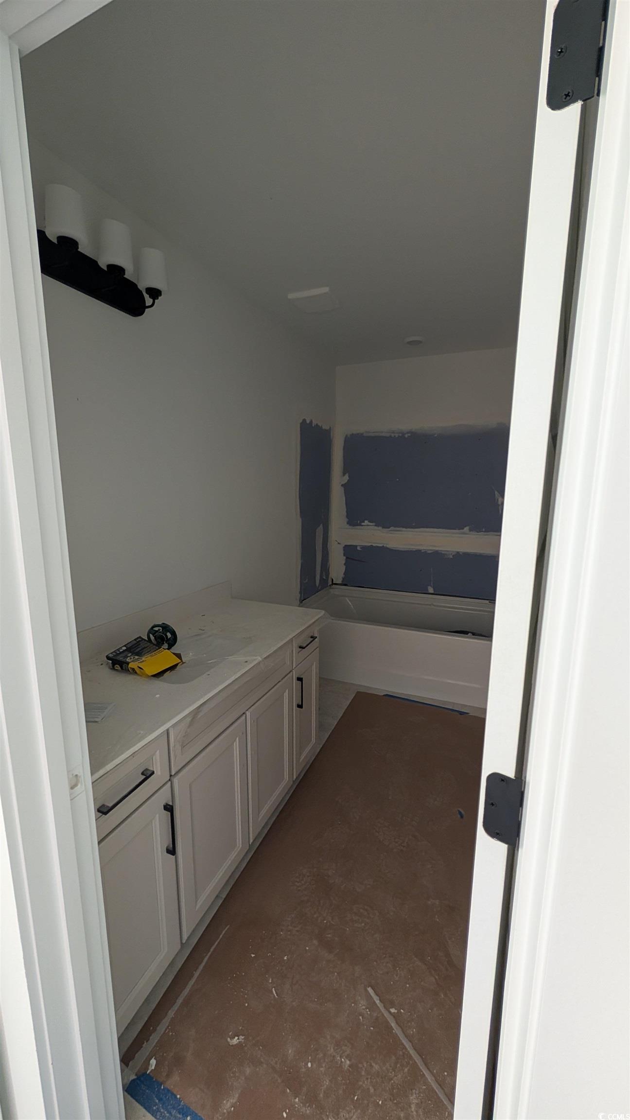 301 Crossing Ct. Property Photo 8