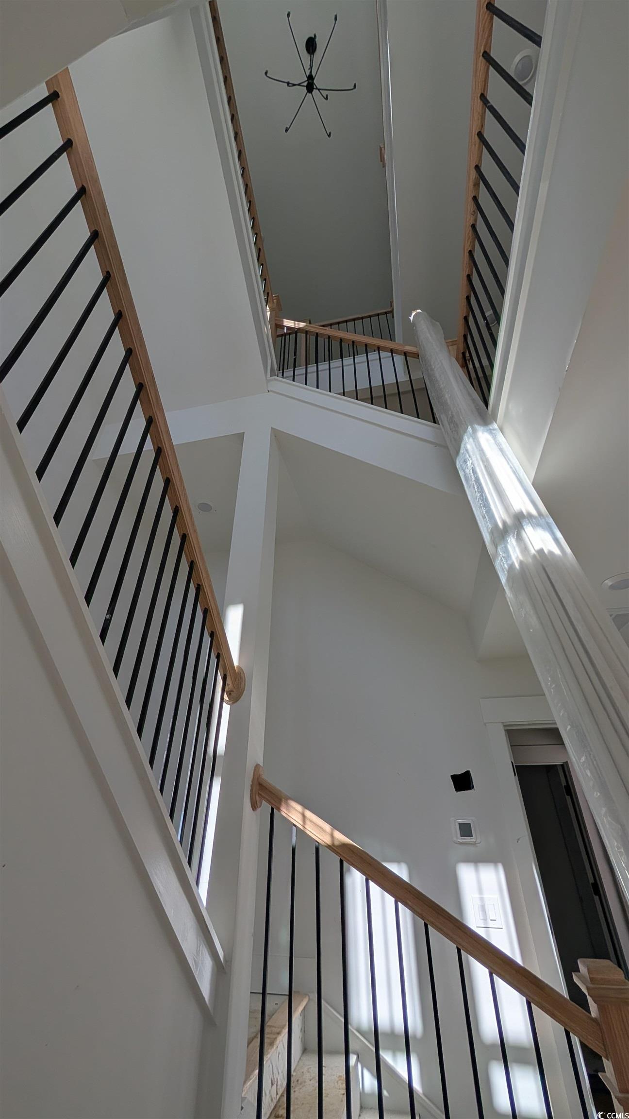 301 Crossing Ct. Property Photo 16