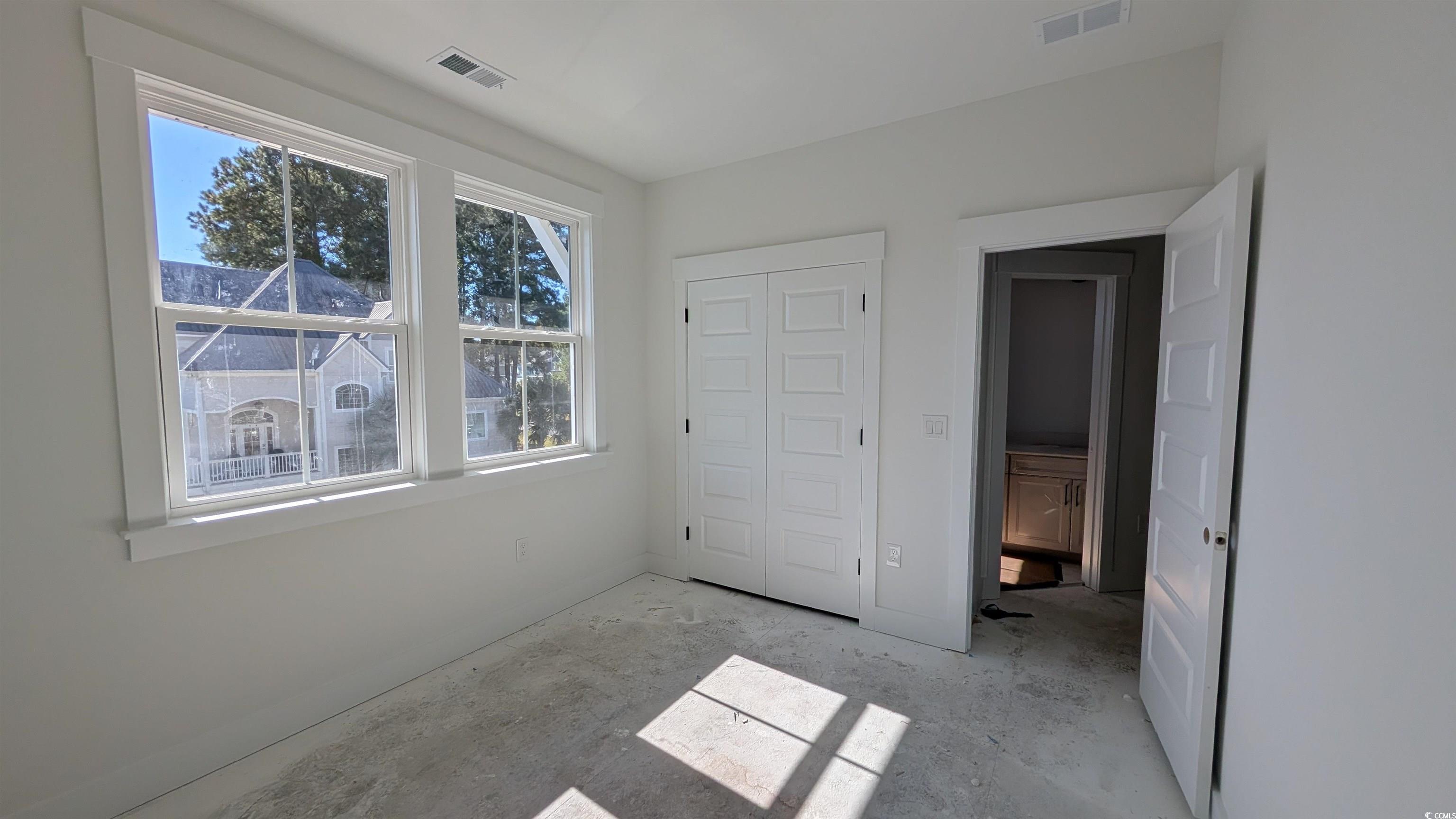 301 Crossing Ct. Property Photo 27