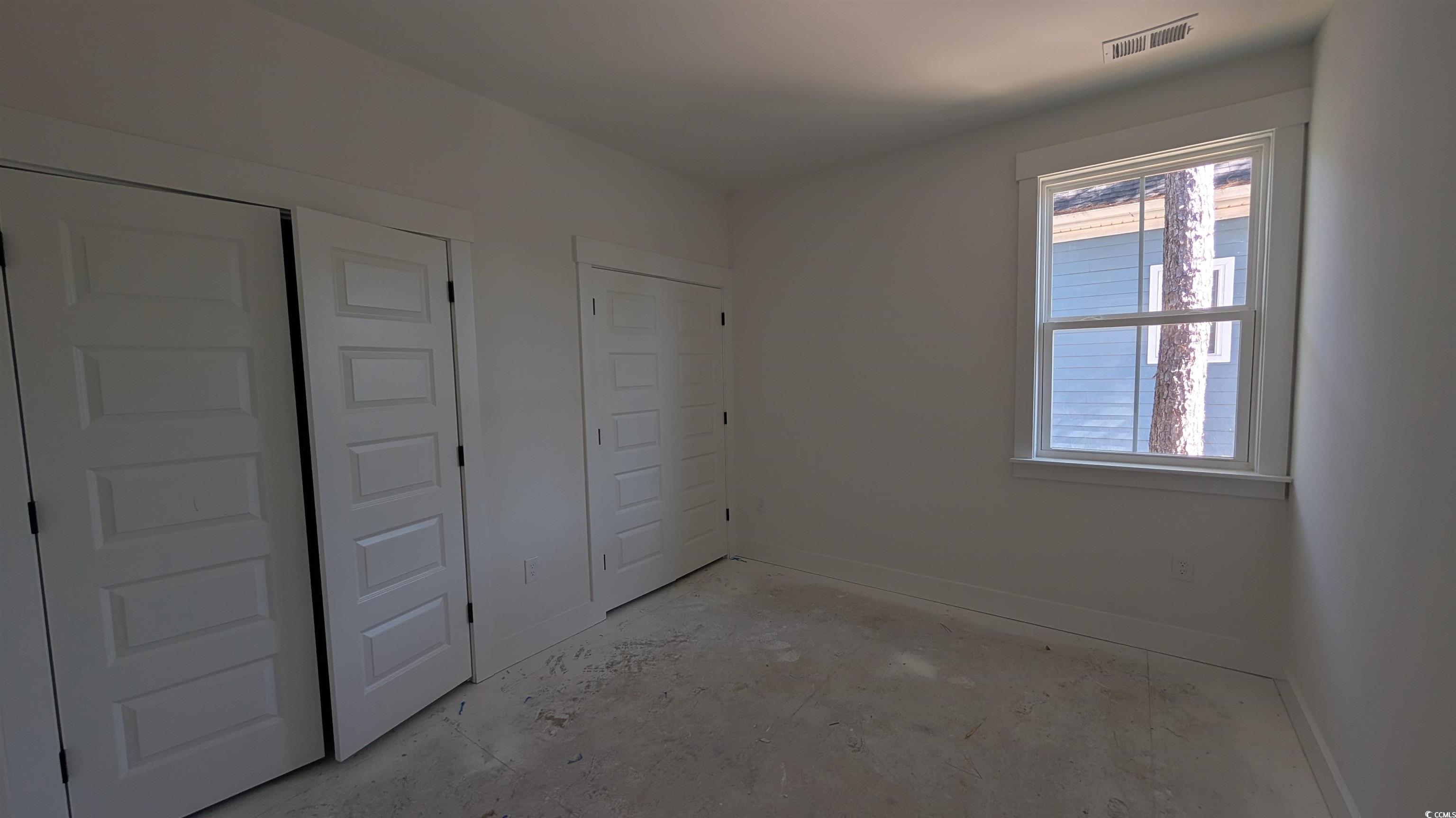 301 Crossing Ct. Property Photo 28