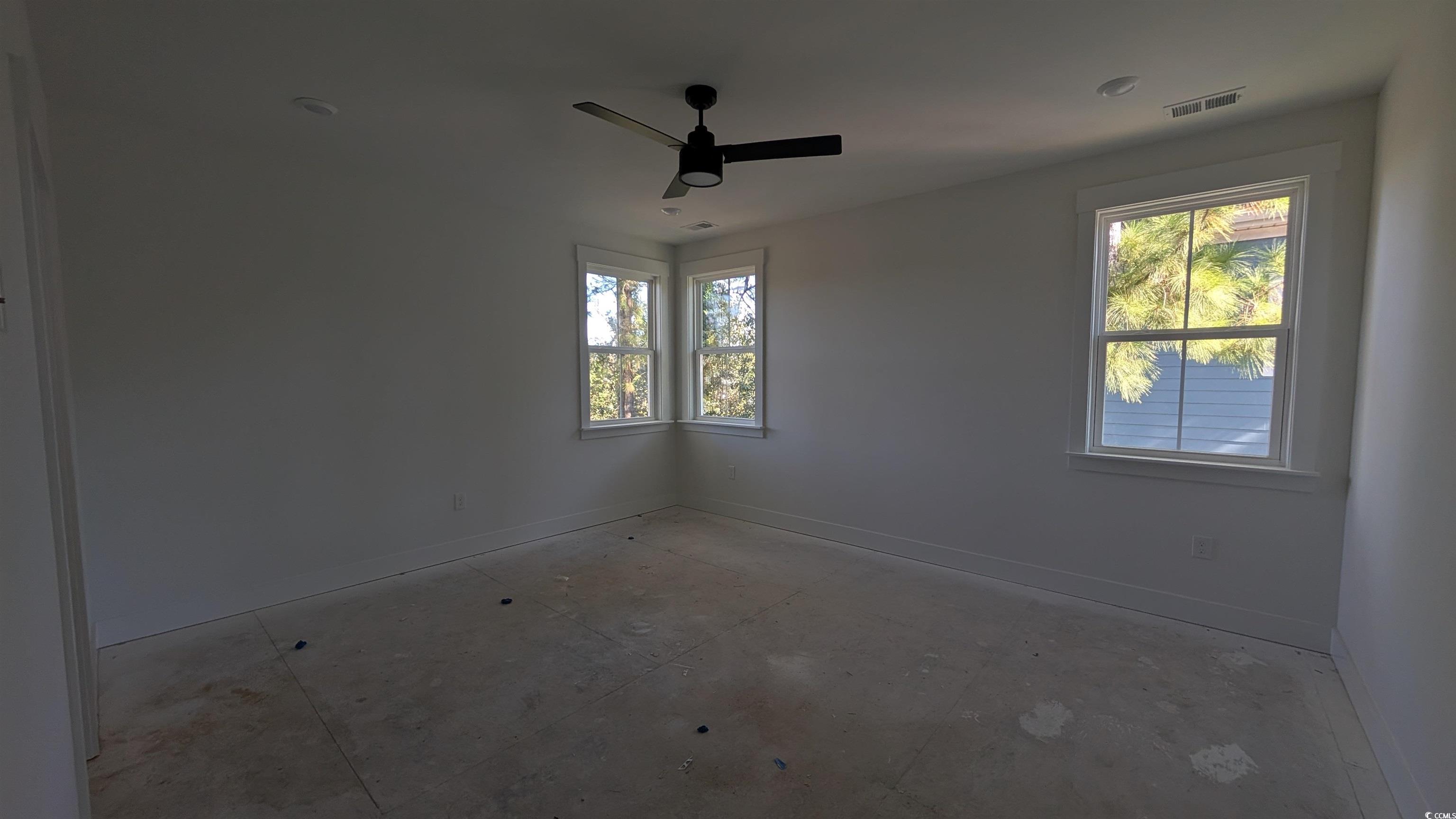 301 Crossing Ct. Property Photo 32