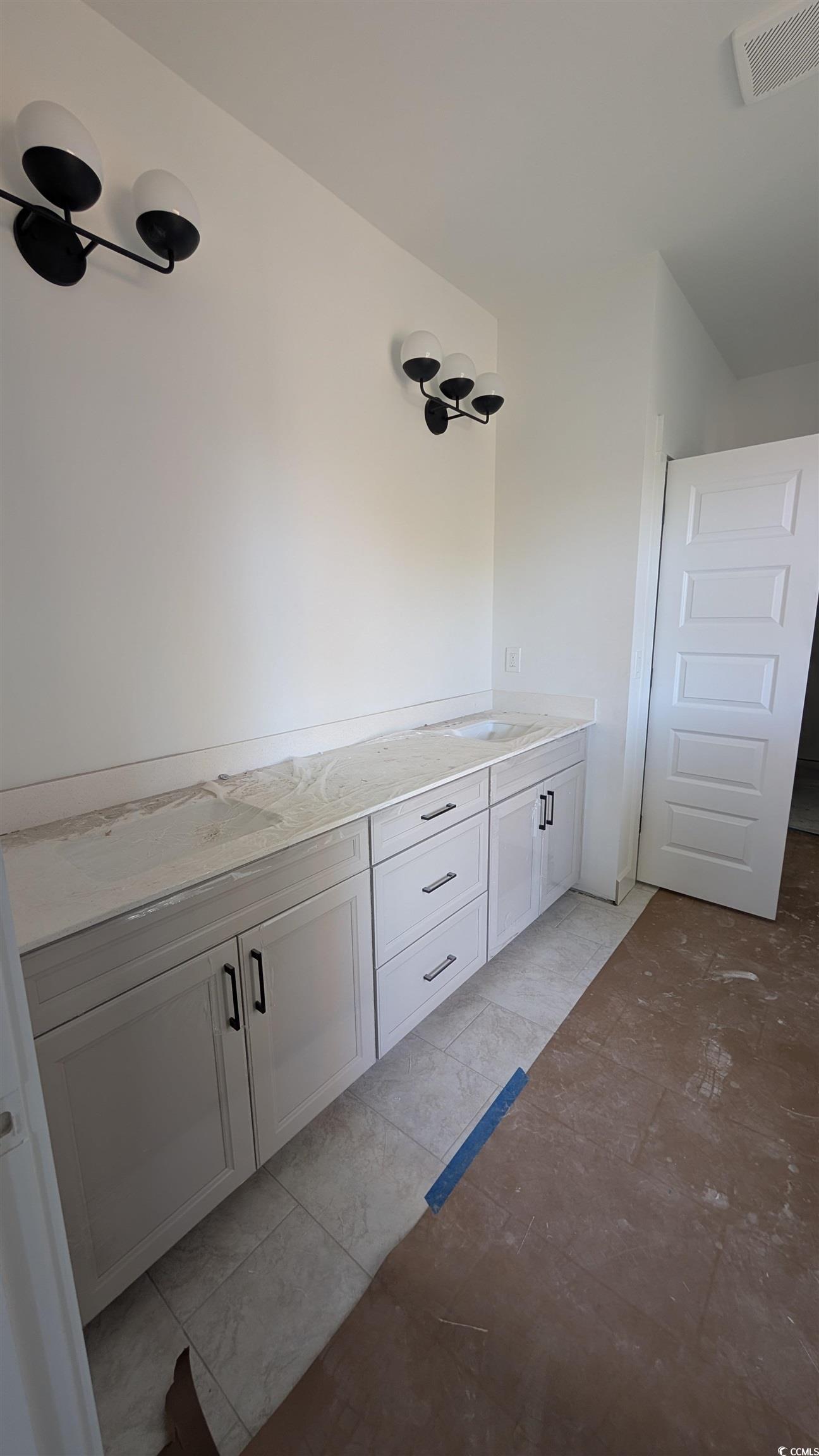 301 Crossing Ct. Property Photo 33