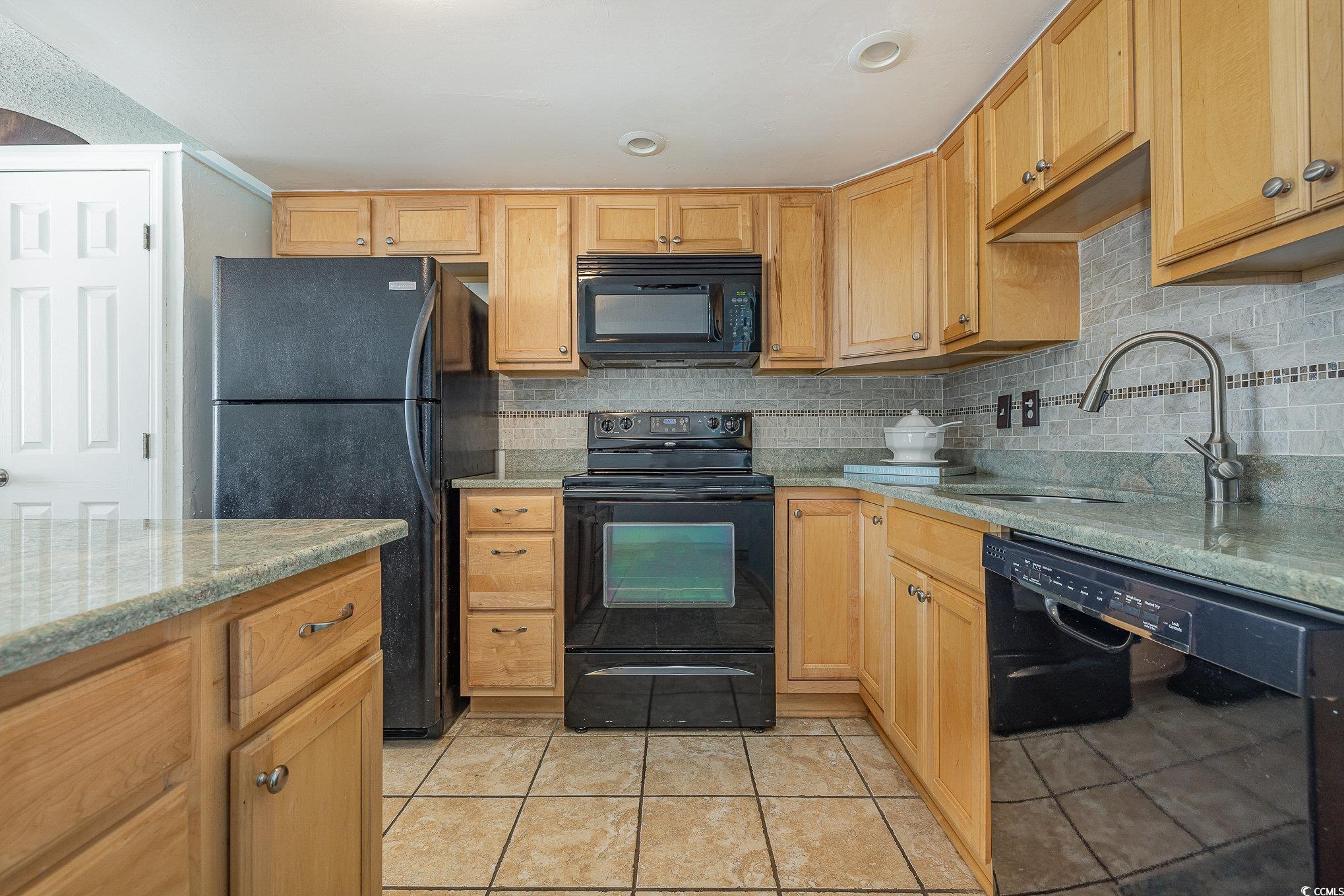 1012 N Waccamaw Dr. Property Photo 12