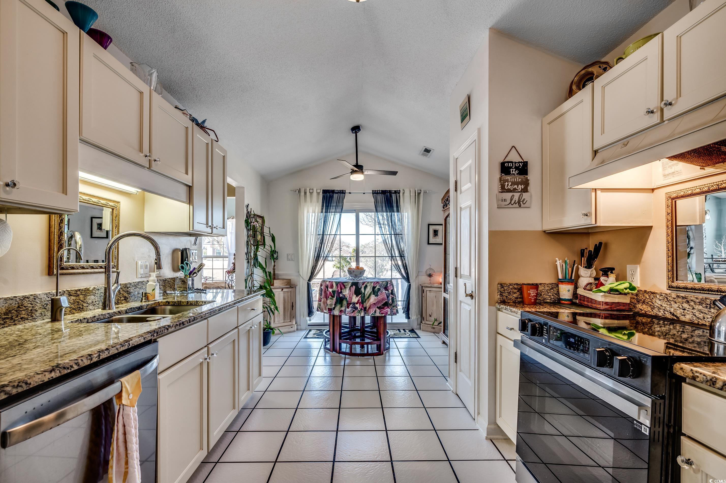 1579 Southwood Dr. Property Photo 14