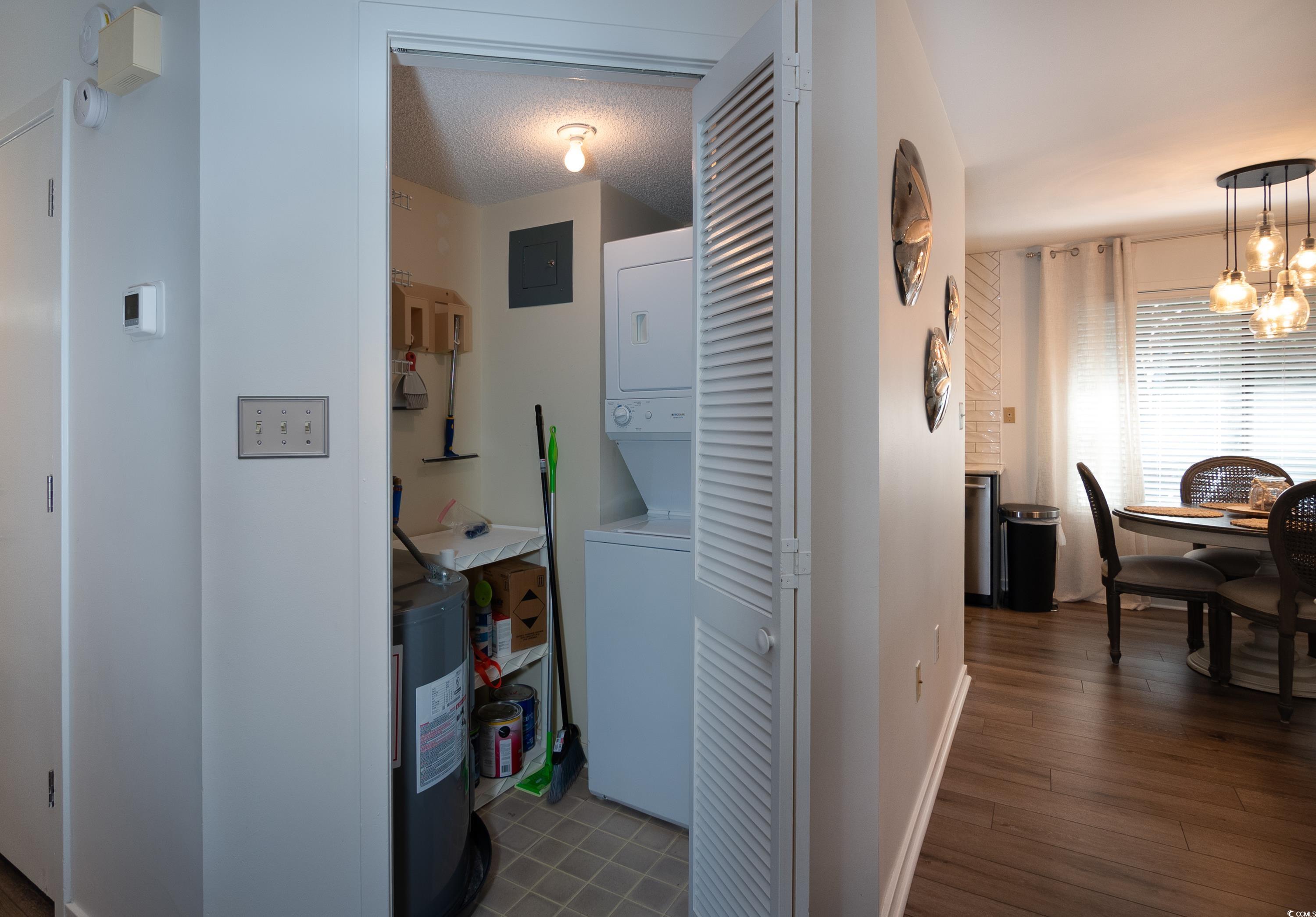 306 Westbury Ct. Property Photo 4