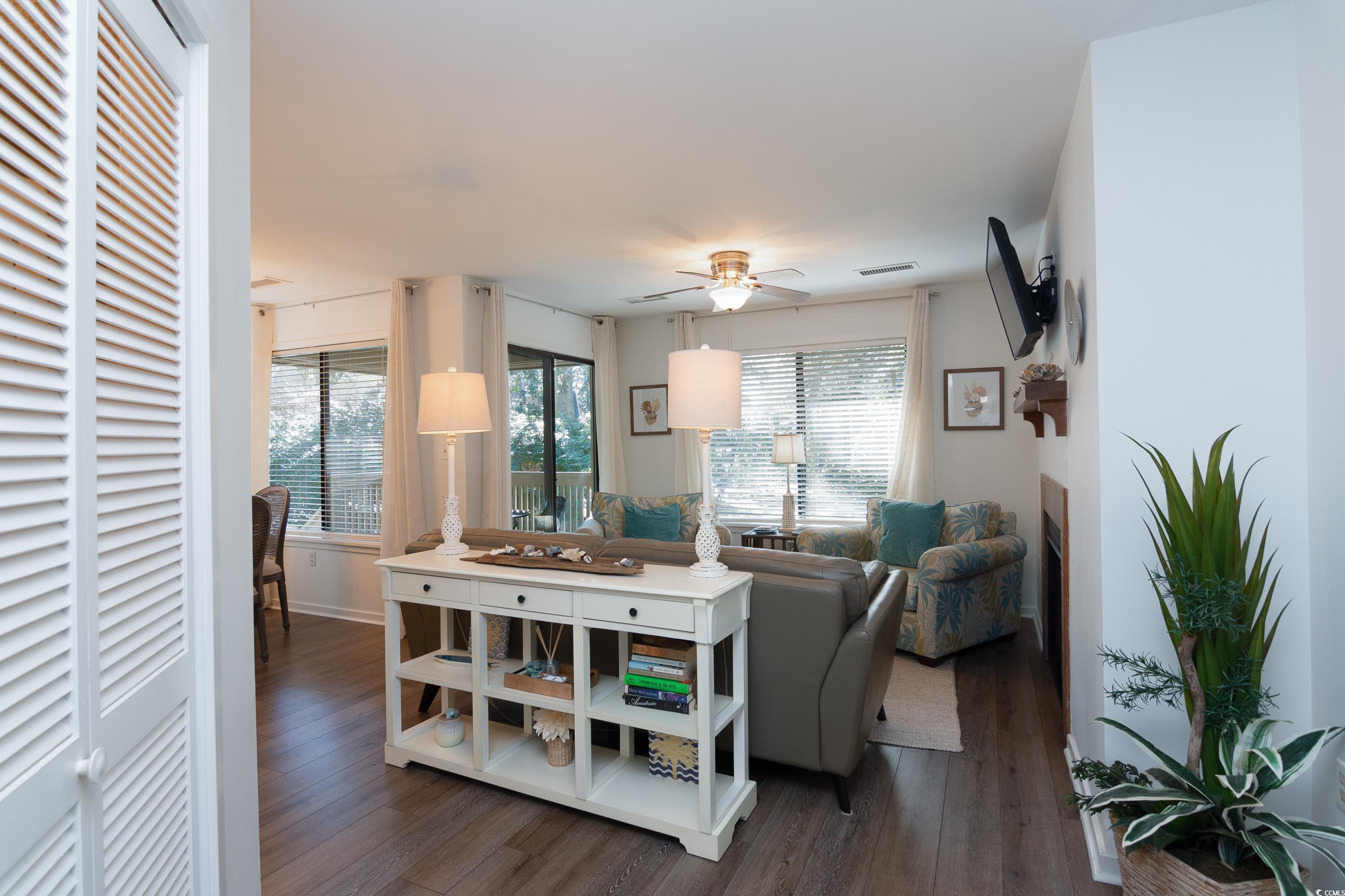 306 Westbury Ct. Property Photo 18